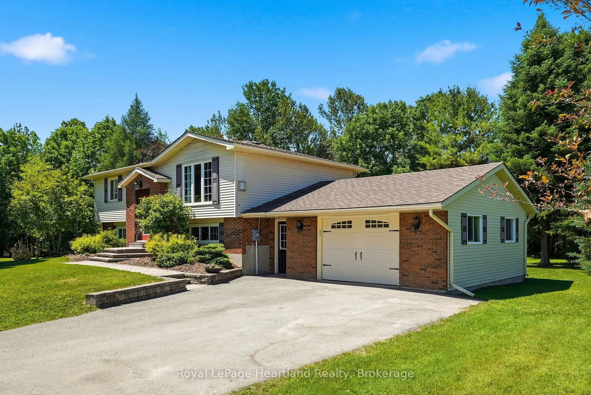 Photo 4 of 106 Cedar Court, Chatsworth — HOMEH