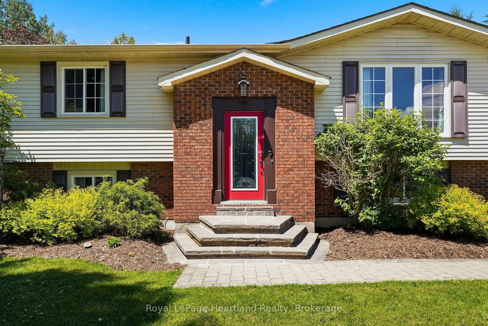 Photo 6 of 106 Cedar Court, Chatsworth — HOMEH