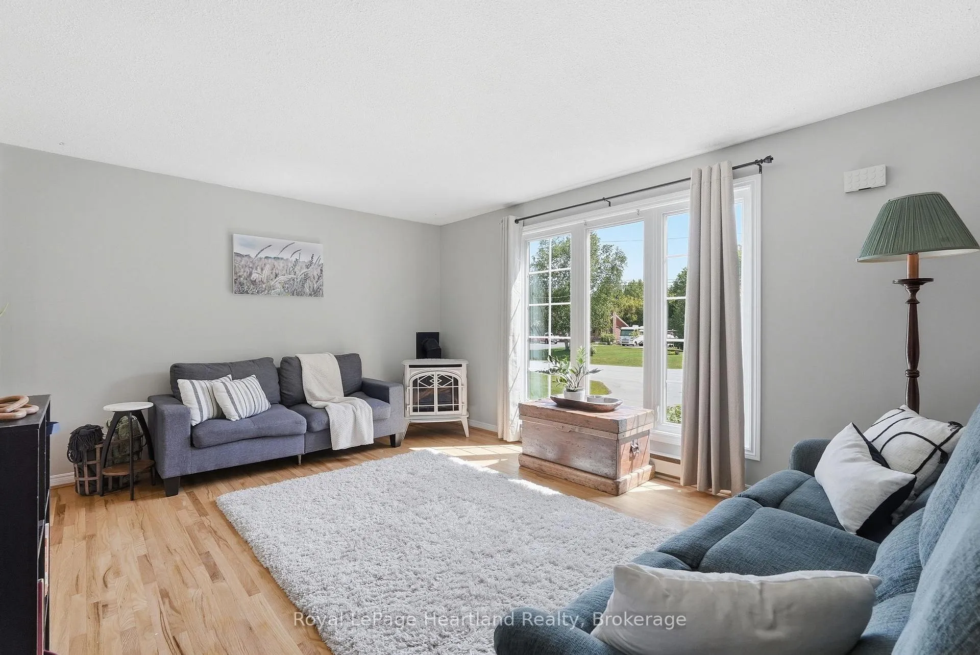 Photo 8 of 106 Cedar Court, Chatsworth — HOMEH