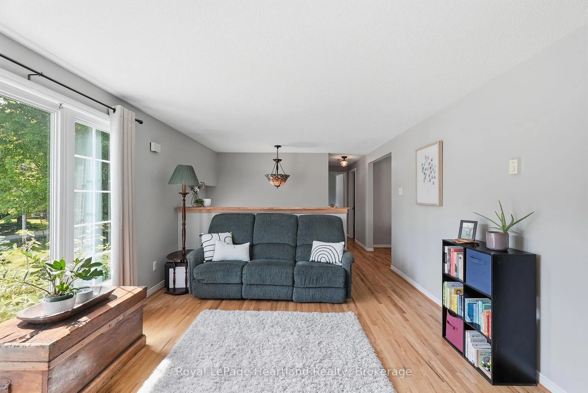 Photo 10 of 106 Cedar Court, Chatsworth — HOMEH