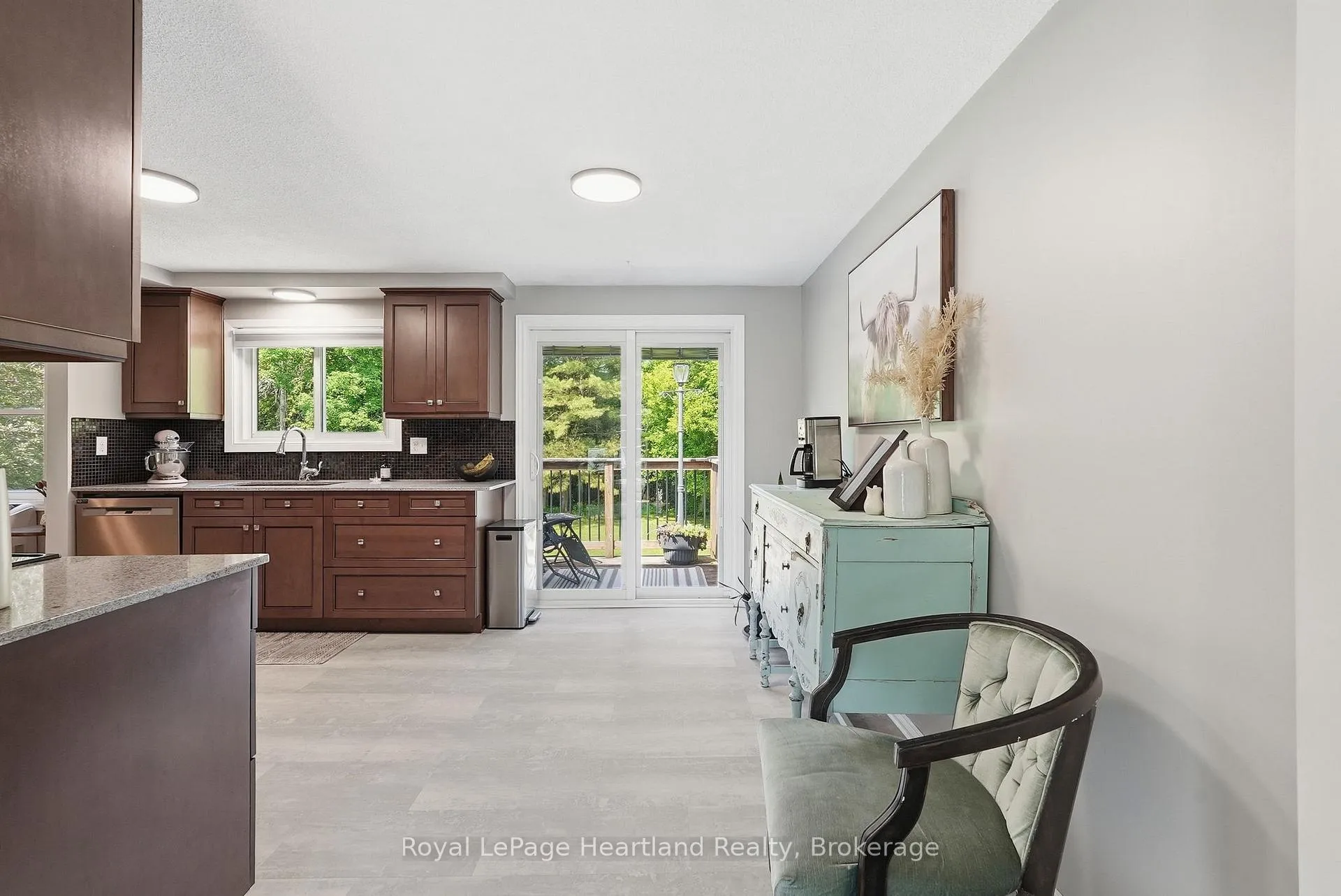 Photo 11 of 106 Cedar Court, Chatsworth — HOMEH