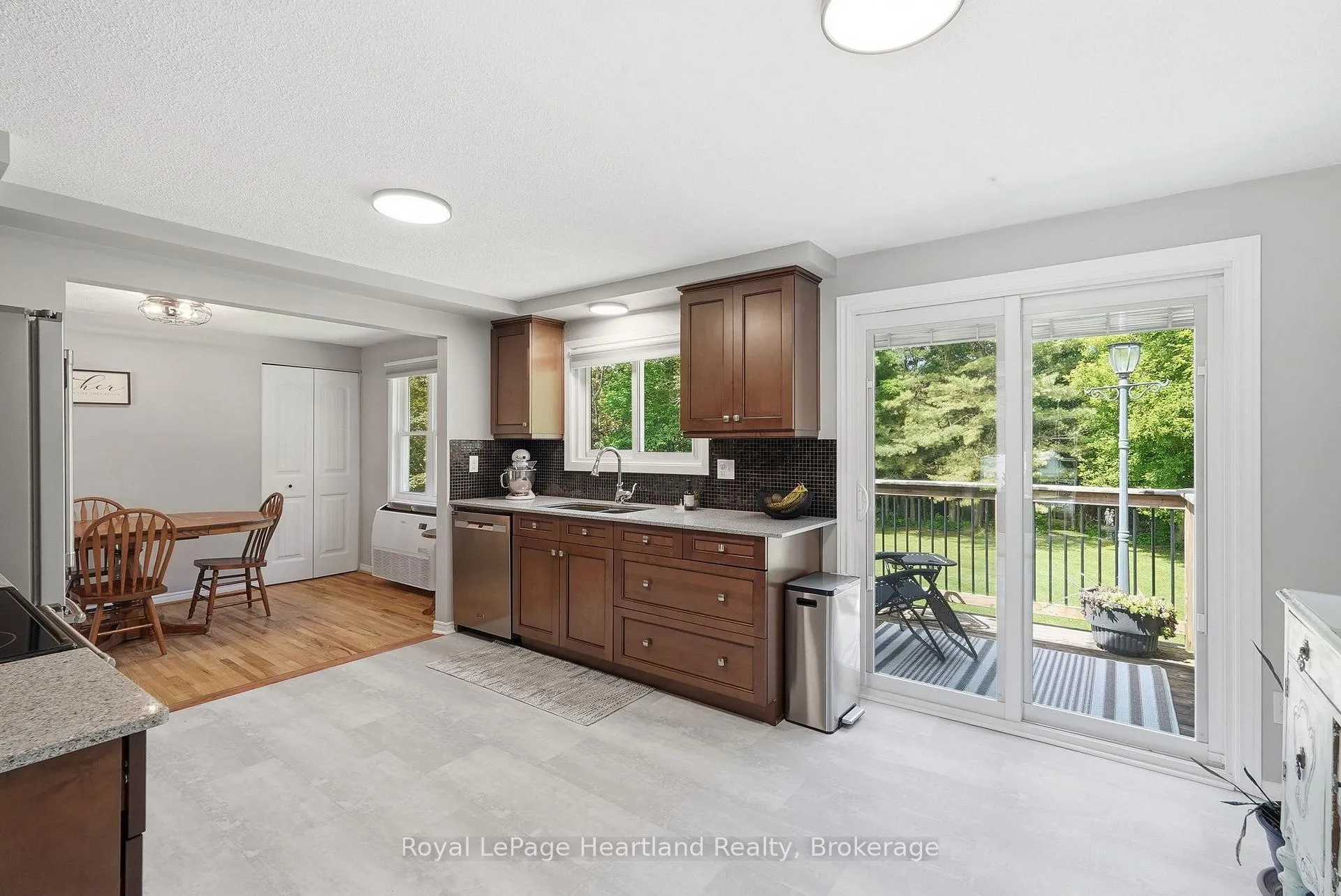 Photo 13 of 106 Cedar Court, Chatsworth — HOMEH