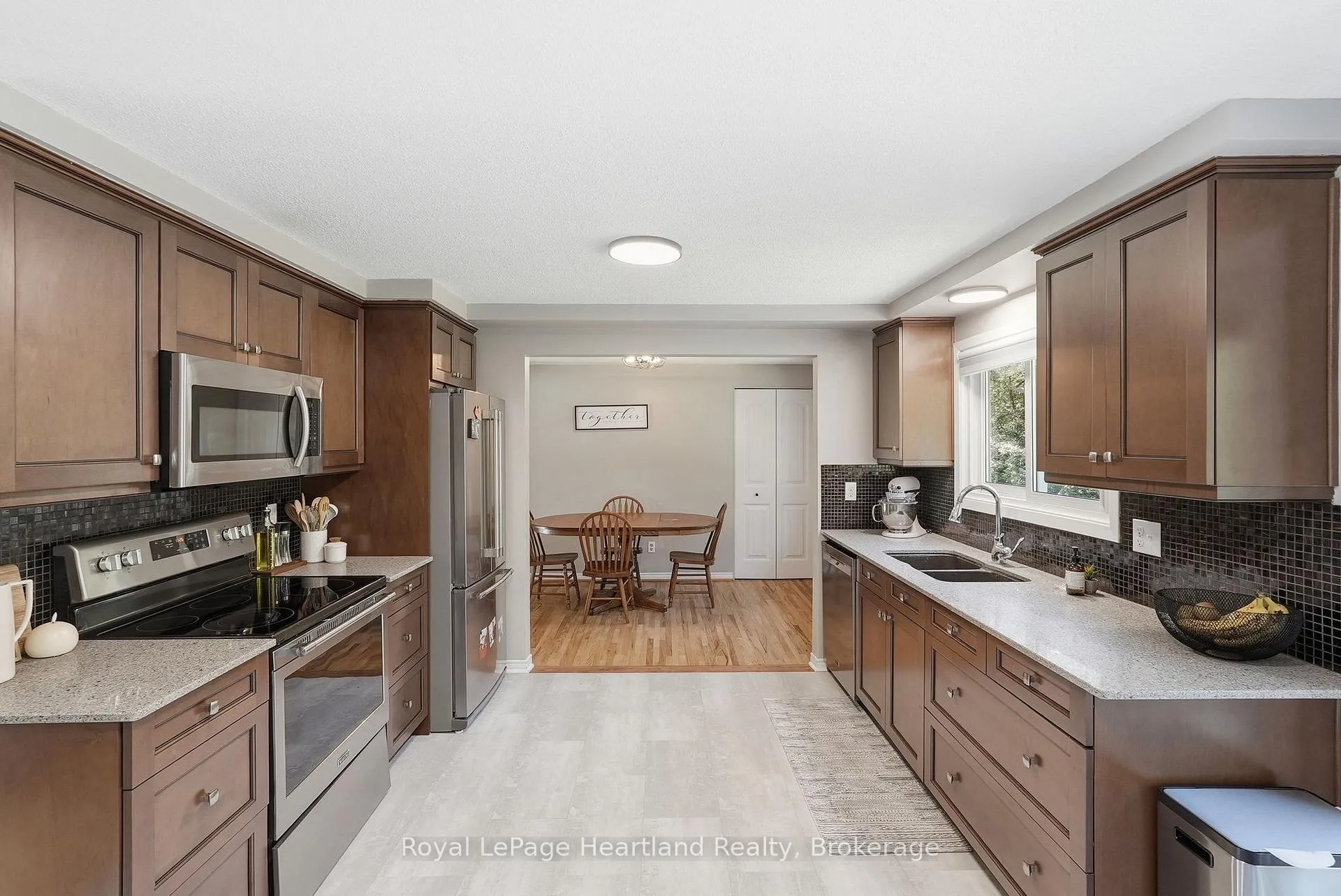 Photo 15 of 106 Cedar Court, Chatsworth — HOMEH
