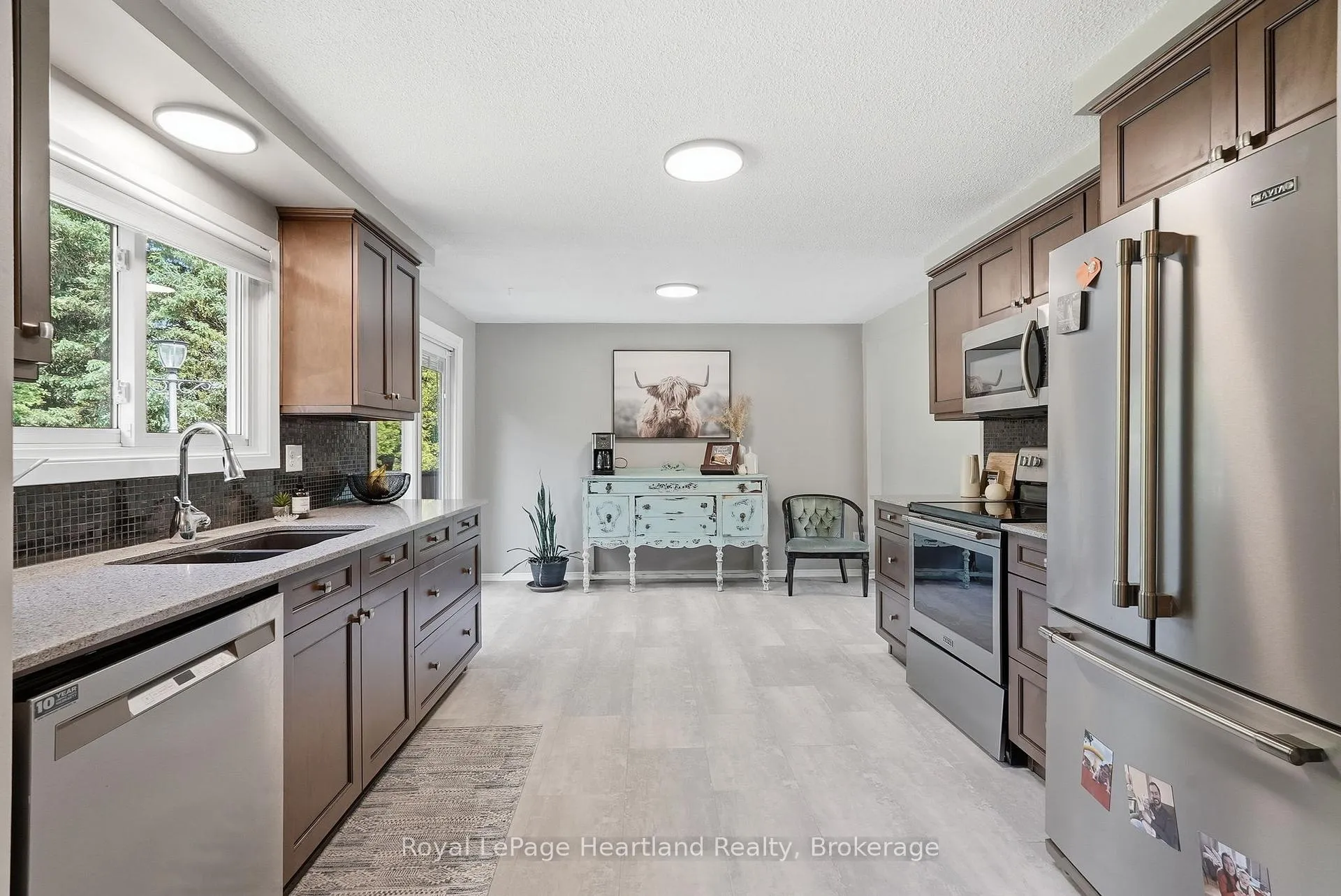 Photo 16 of 106 Cedar Court, Chatsworth — HOMEH