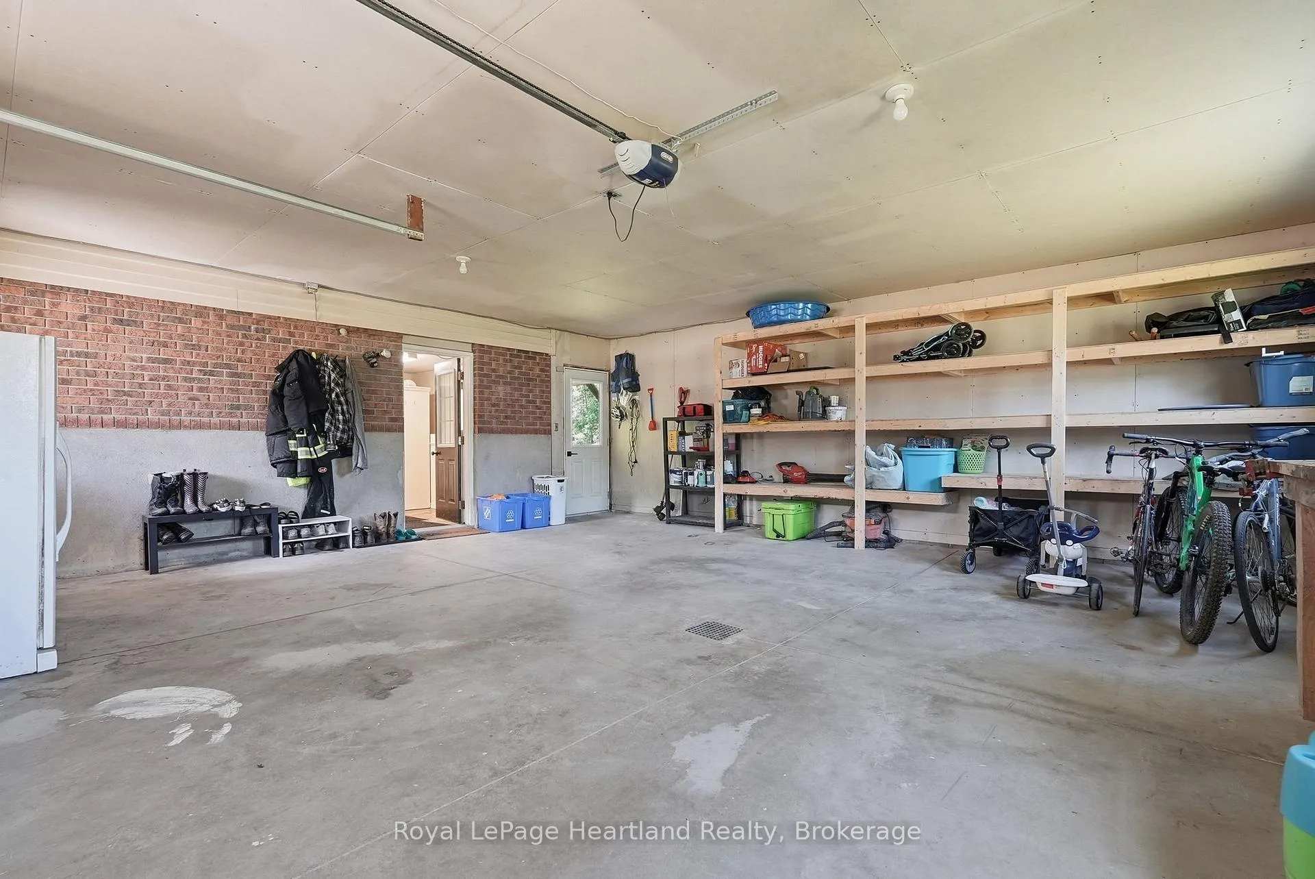 Photo 33 of 106 Cedar Court, Chatsworth — HOMEH