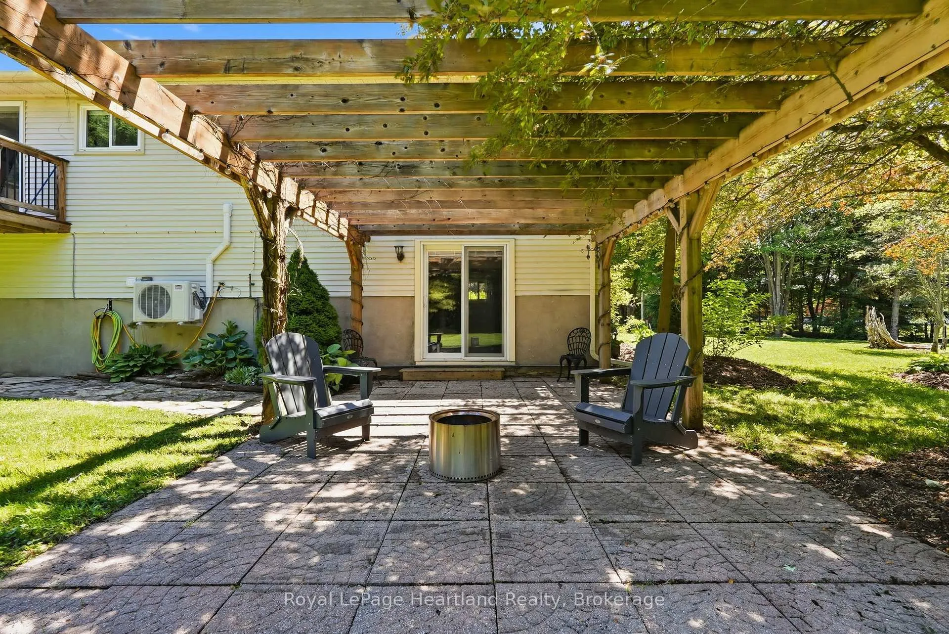 Photo 35 of 106 Cedar Court, Chatsworth — HOMEH
