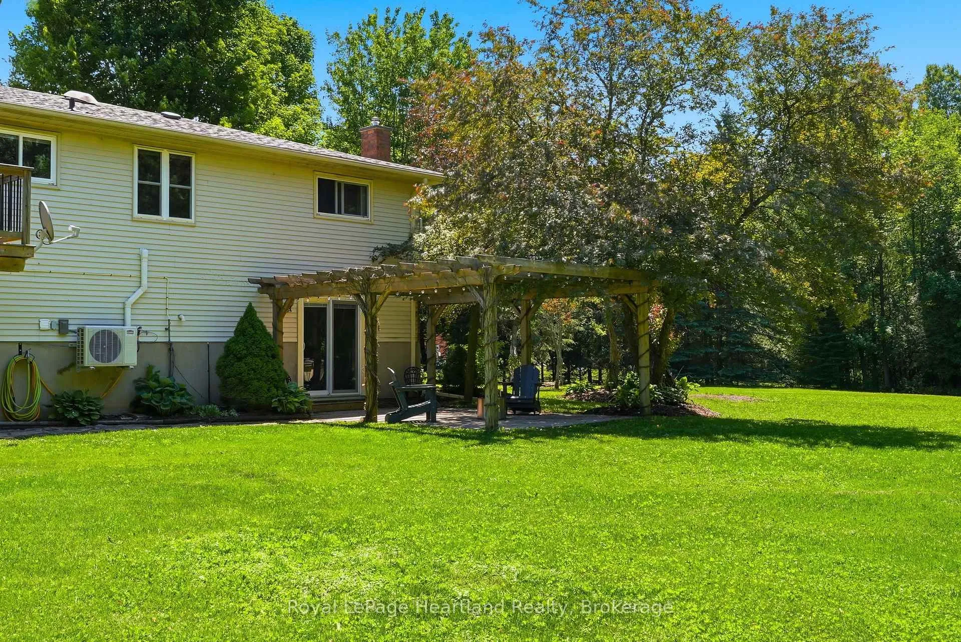 Photo 38 of 106 Cedar Court, Chatsworth — HOMEH