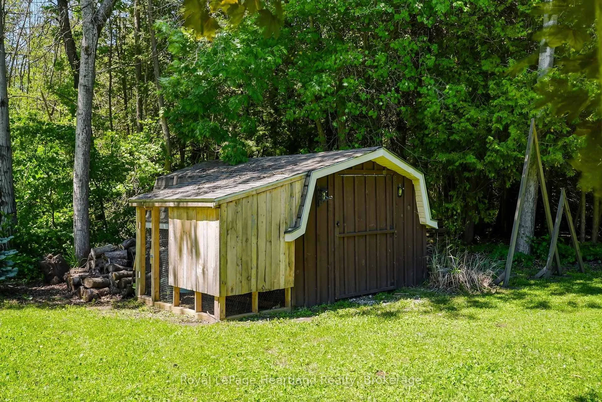 Photo 39 of 106 Cedar Court, Chatsworth — HOMEH