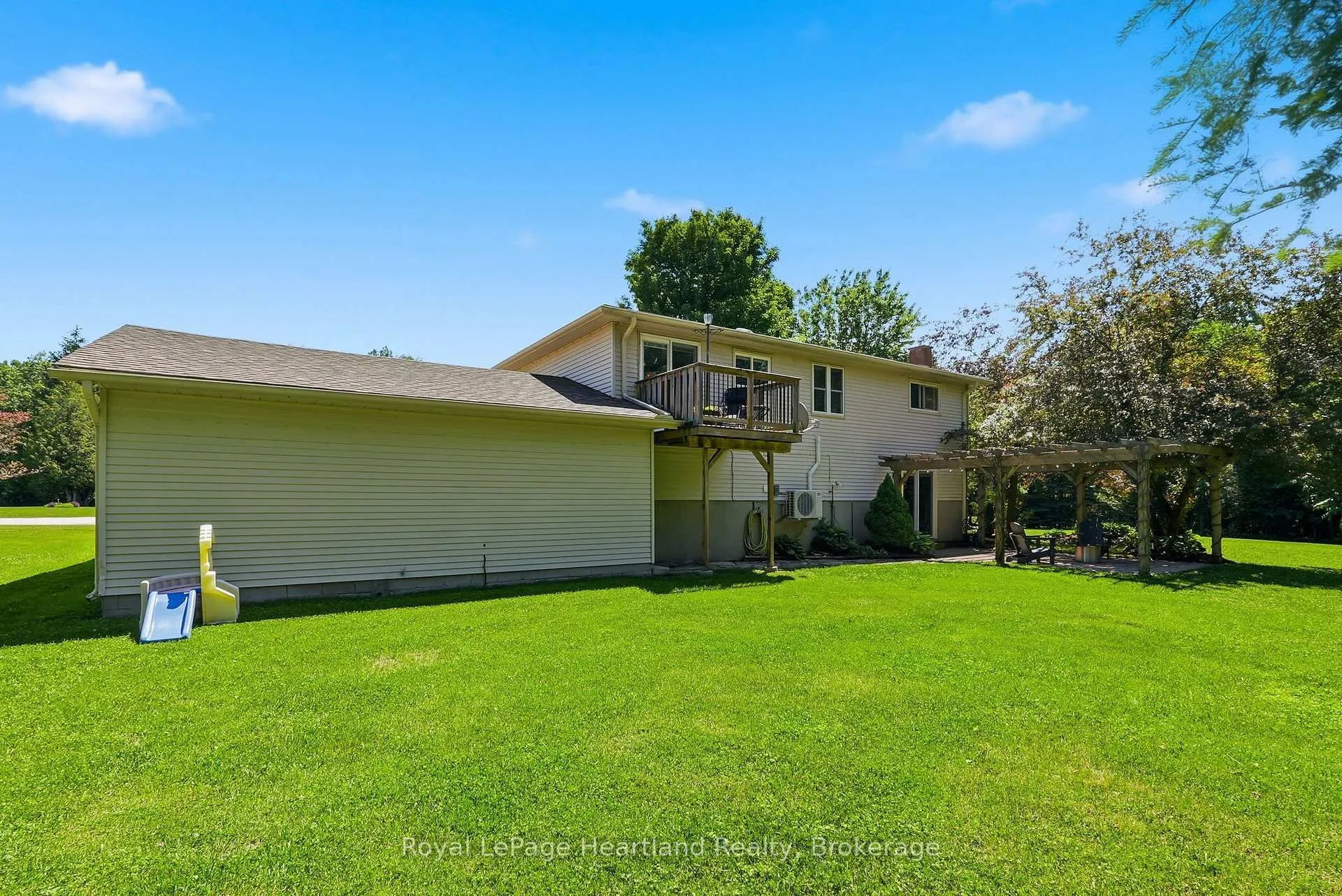 Photo 41 of 106 Cedar Court, Chatsworth — HOMEH