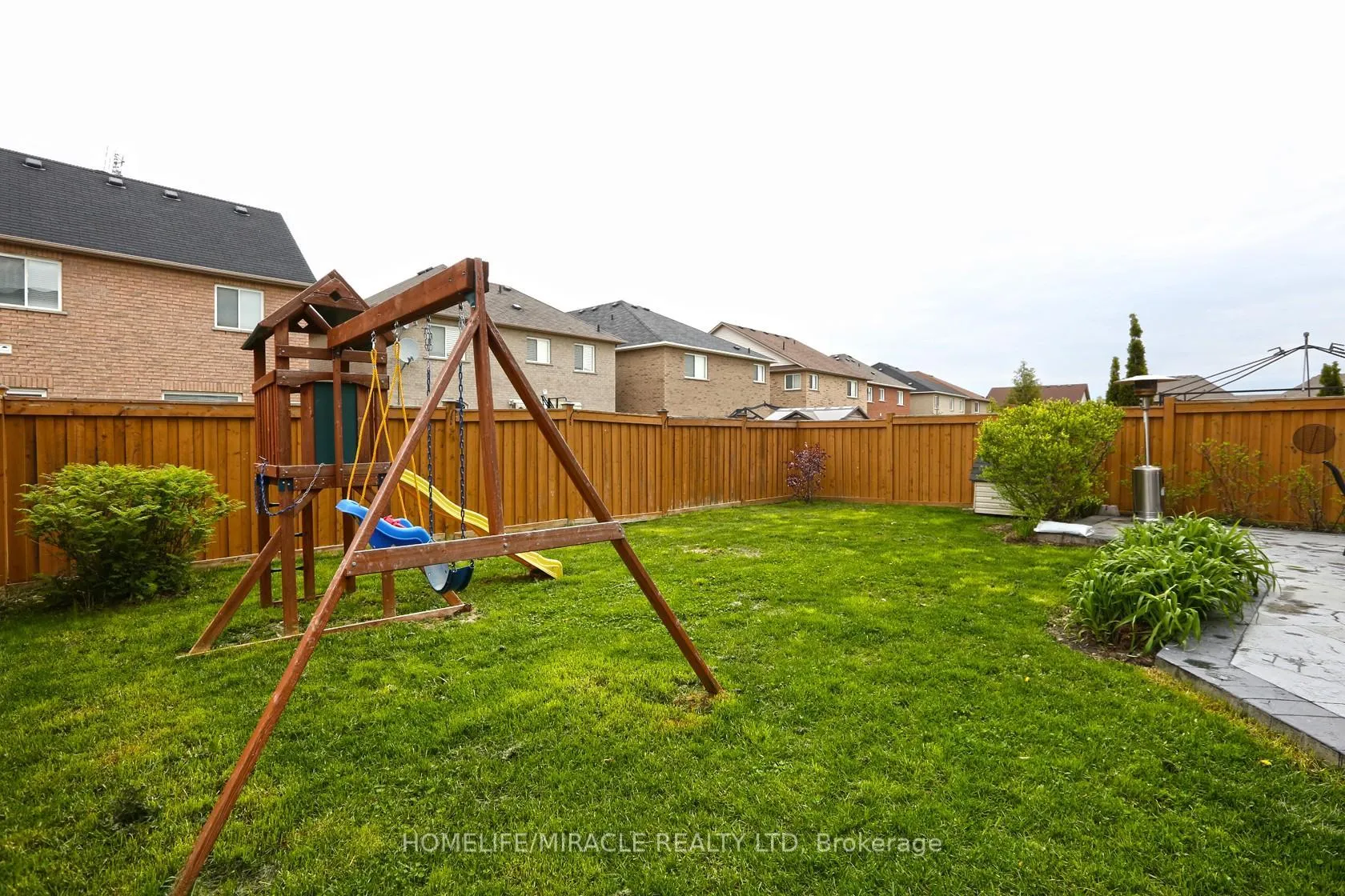 Photo 16 of 21 Perkins Drive, Brampton, Northwest Sandalwood Parkway — HOMEH