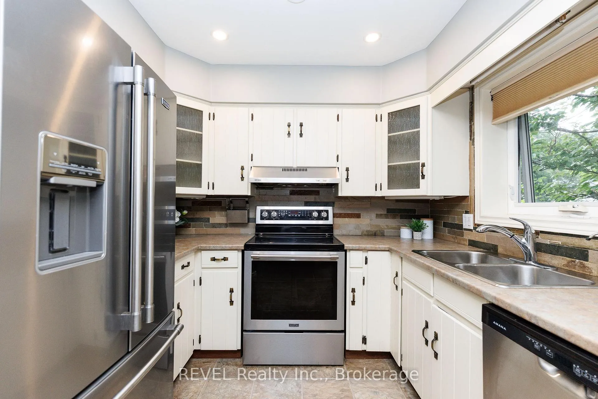 Photo 37 of 14 Shetland Crescent, St. Catharines, E. Chester — HOMEH