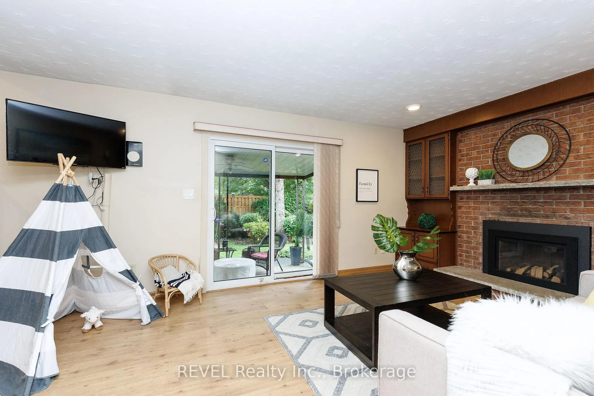 Photo 40 of 14 Shetland Crescent, St. Catharines, E. Chester — HOMEH