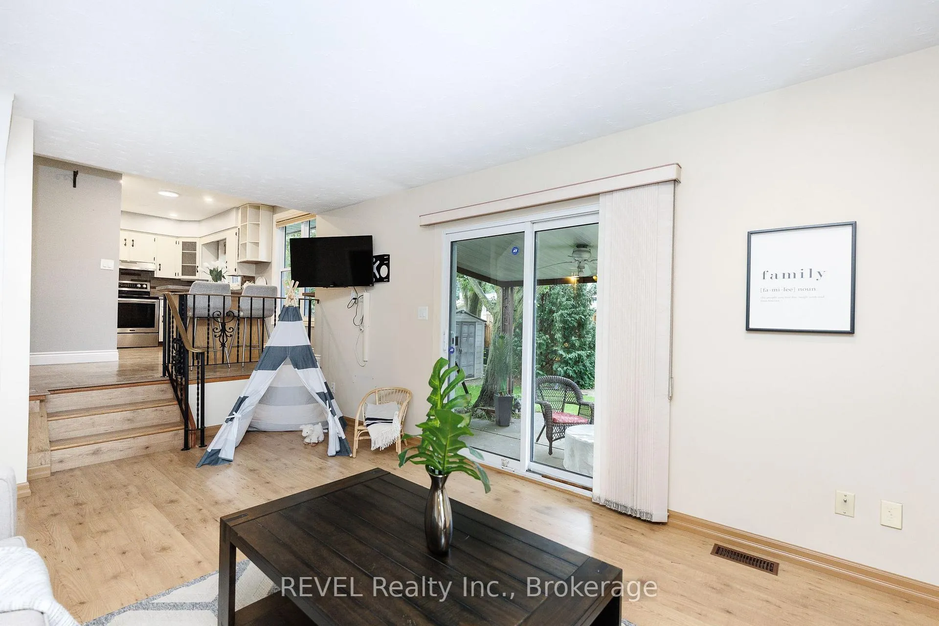 Photo 41 of 14 Shetland Crescent, St. Catharines, E. Chester — HOMEH