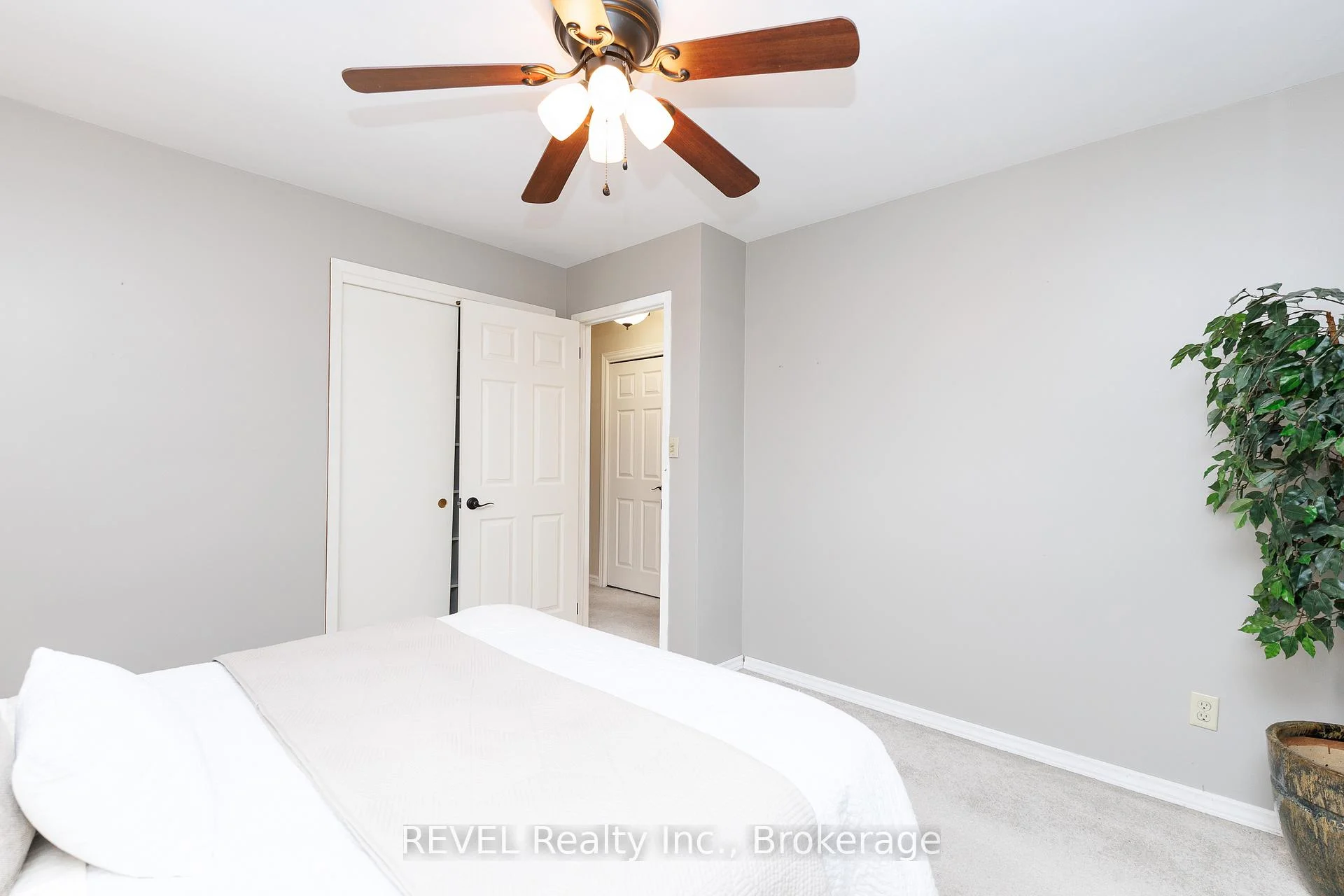 Photo 7 of 14 Shetland Crescent, St. Catharines, E. Chester — HOMEH