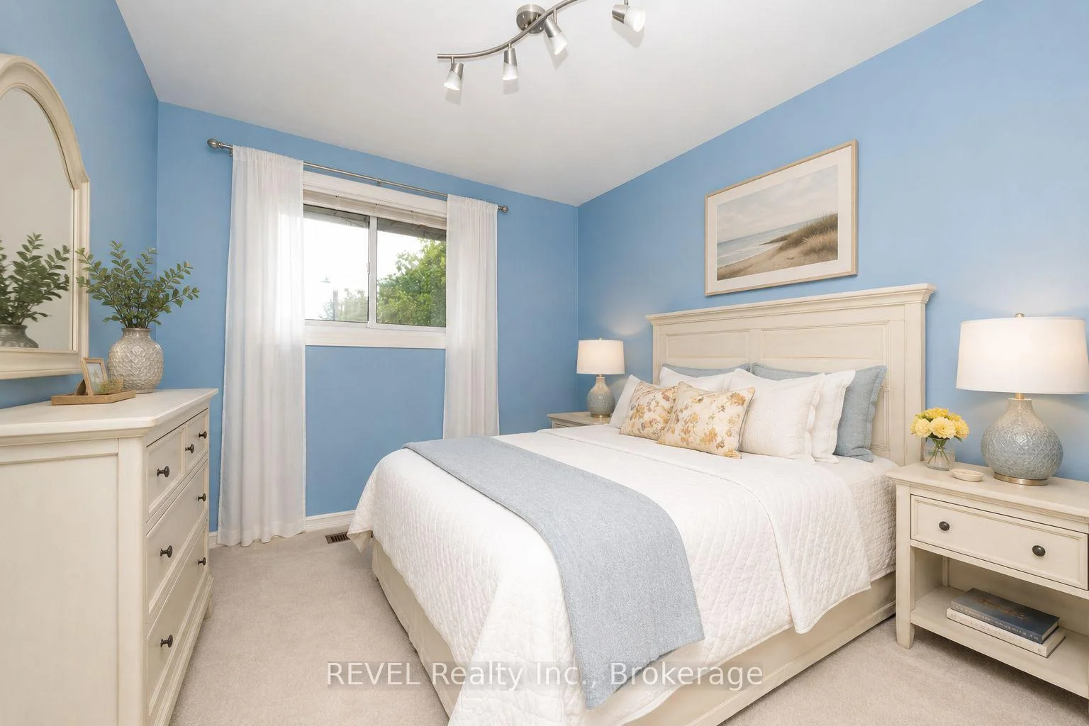 Photo 9 of 14 Shetland Crescent, St. Catharines, E. Chester — HOMEH