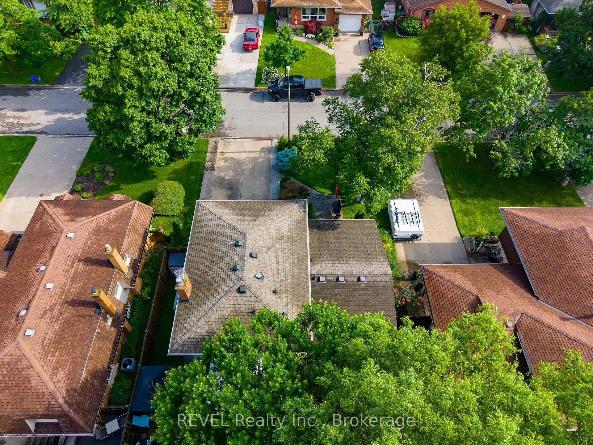 Photo 16 of 14 Shetland Crescent, St. Catharines, E. Chester — HOMEH