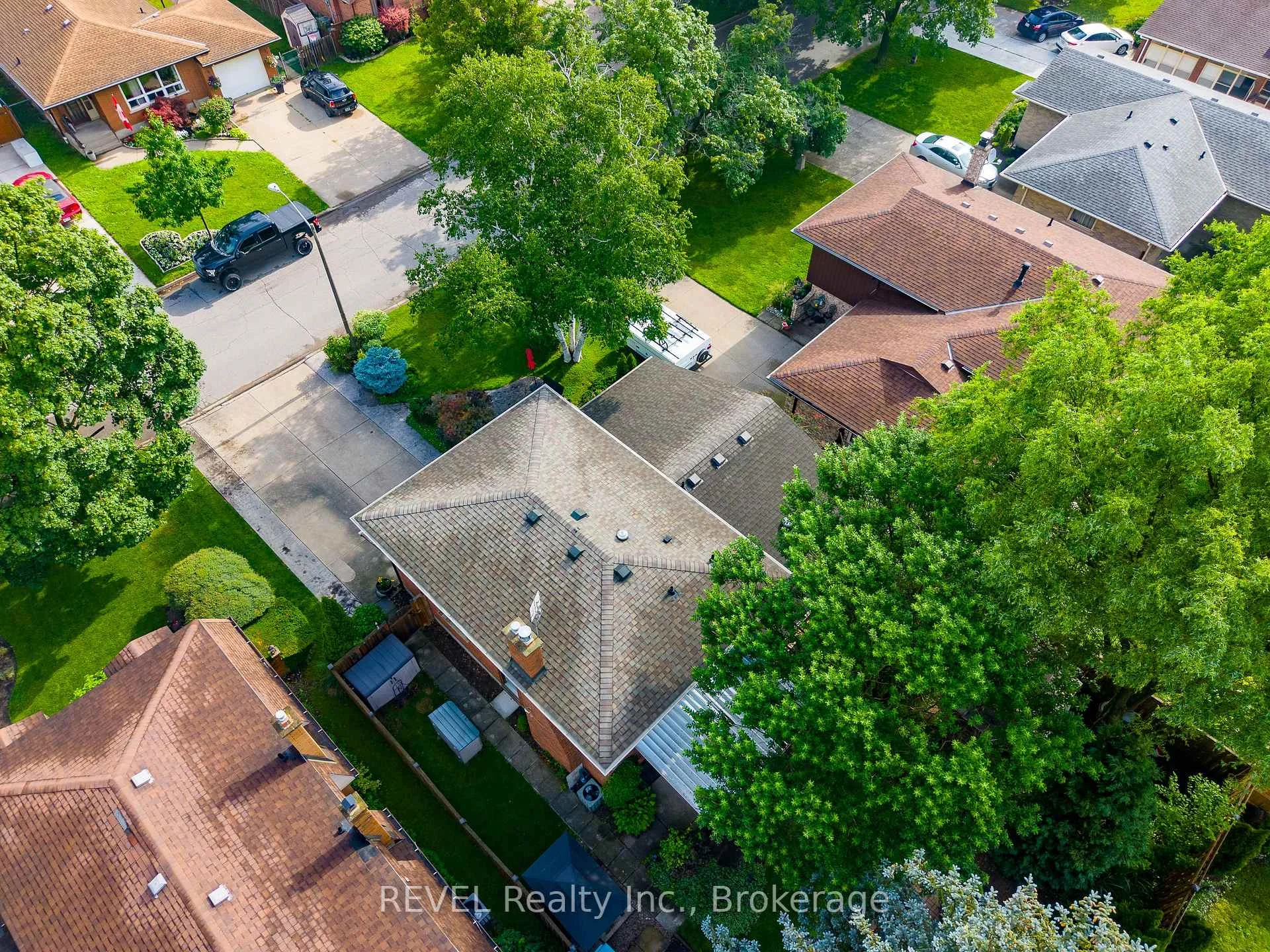 Photo 17 of 14 Shetland Crescent, St. Catharines, E. Chester — HOMEH