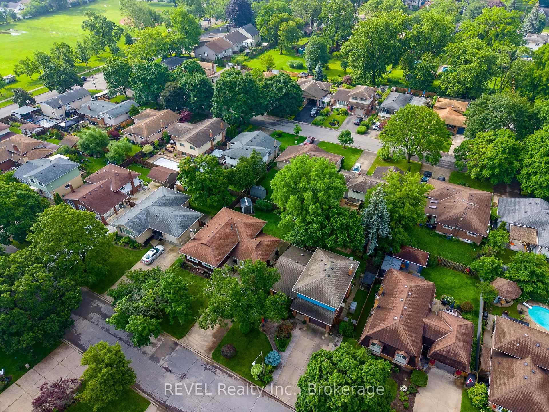 Photo 19 of 14 Shetland Crescent, St. Catharines, E. Chester — HOMEH