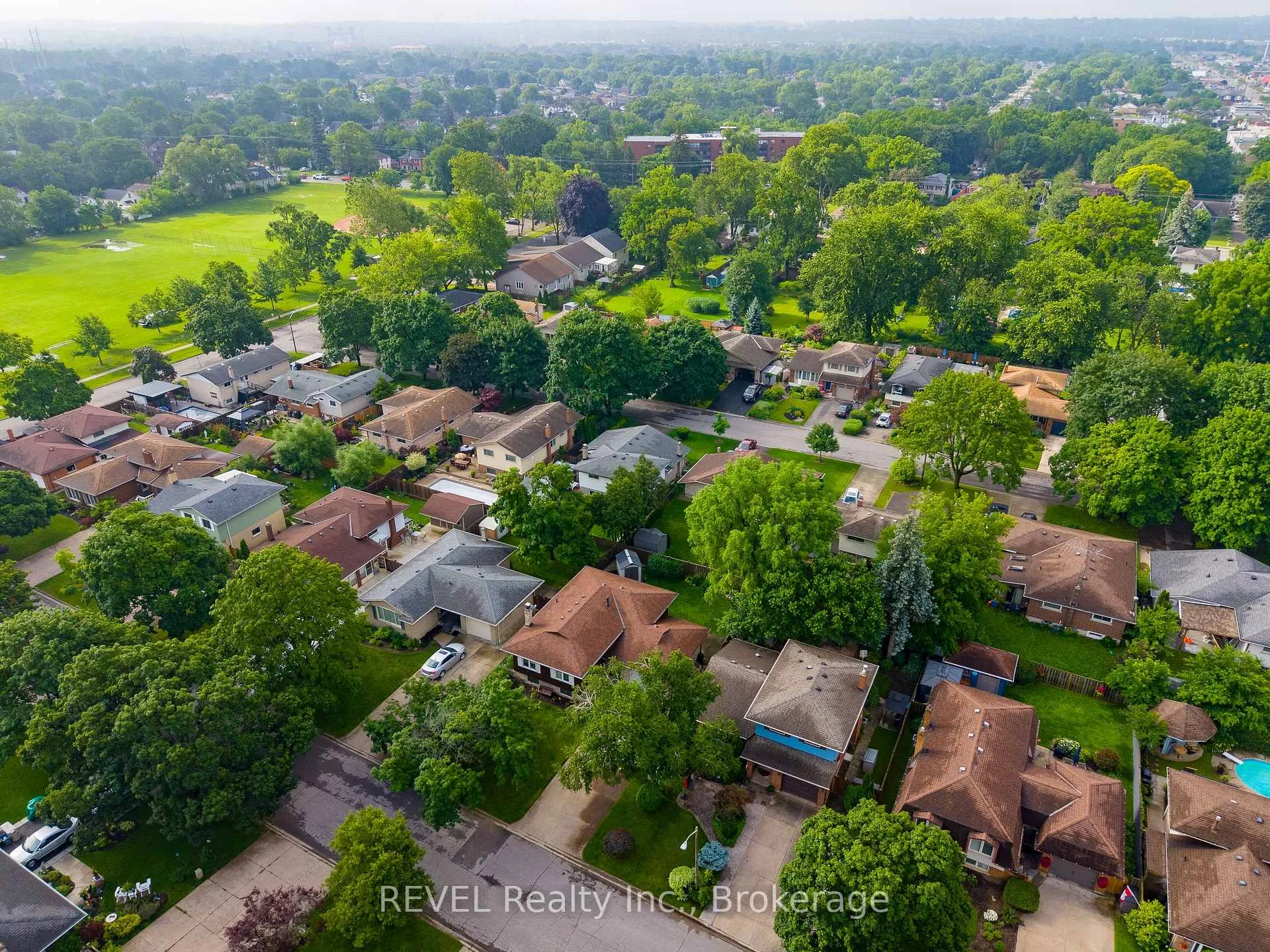 Photo 24 of 14 Shetland Crescent, St. Catharines, E. Chester — HOMEH