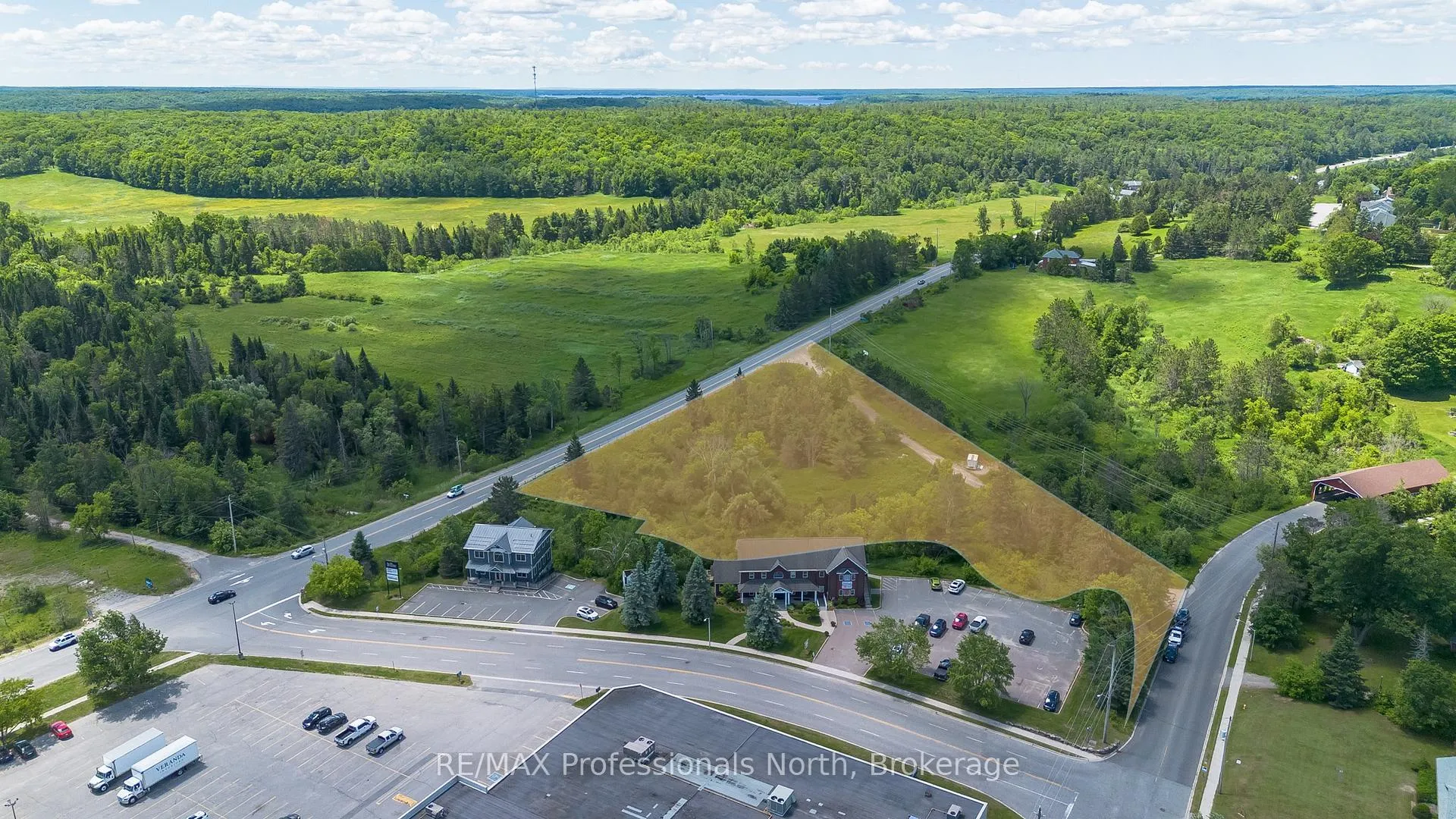 Front of 551 Muskoka 118 Road W