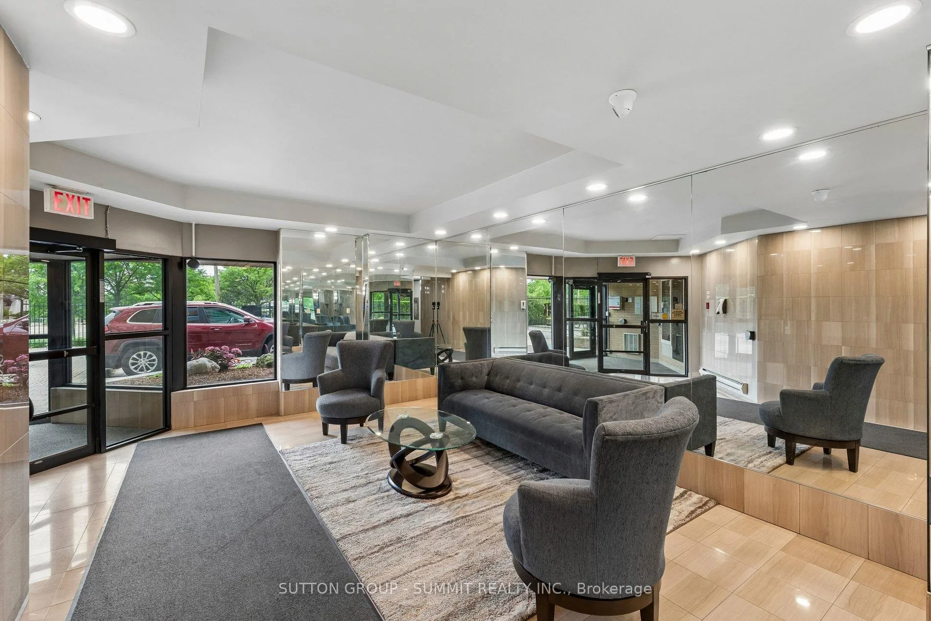 Photo 5 of Unit 1102, 19 King Street, London, East K — HOMEH
