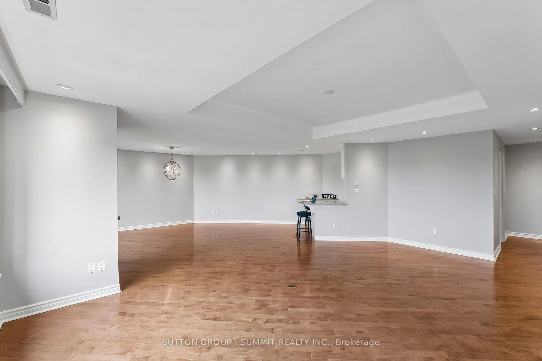 Photo 10 of Unit 1102, 19 King Street, London, East K — HOMEH
