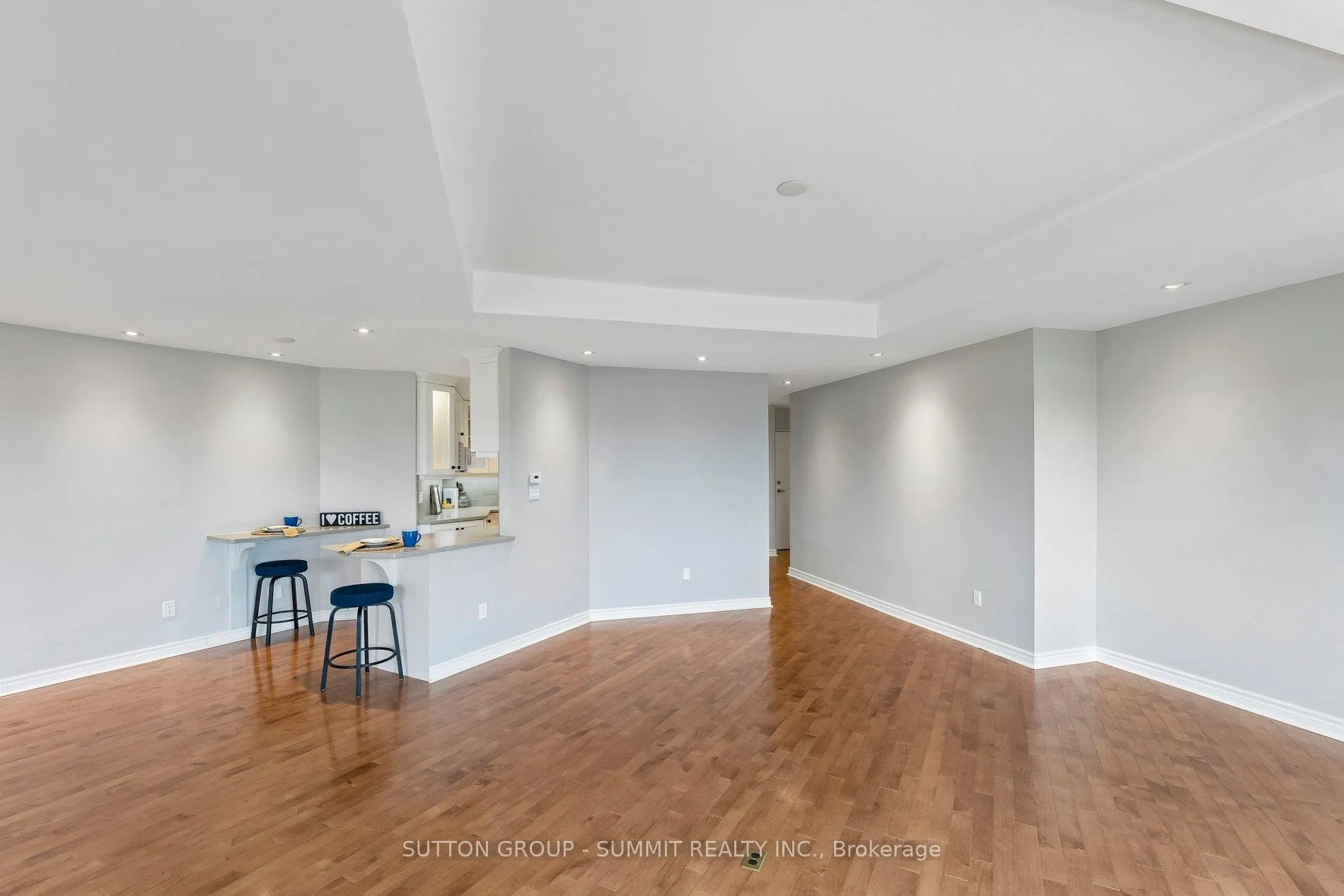 Photo 11 of Unit 1102, 19 King Street, London, East K — HOMEH