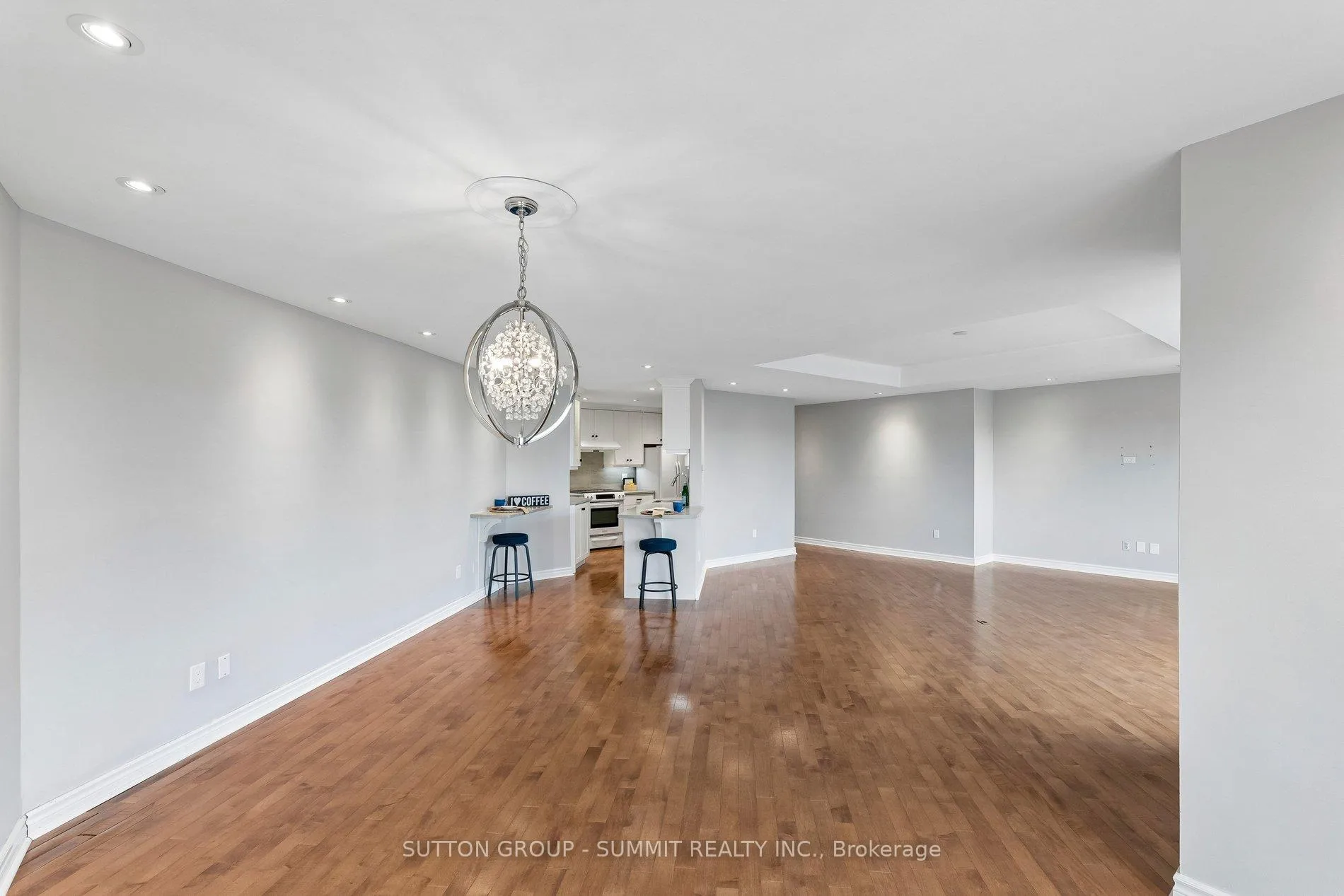 Photo 12 of Unit 1102, 19 King Street, London, East K — HOMEH