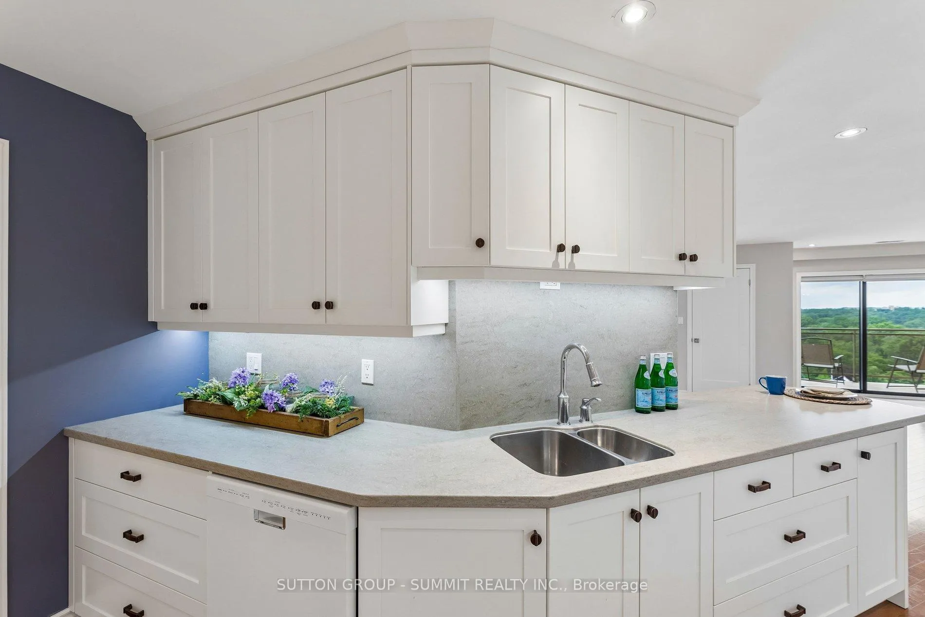 Photo 16 of Unit 1102, 19 King Street, London, East K — HOMEH