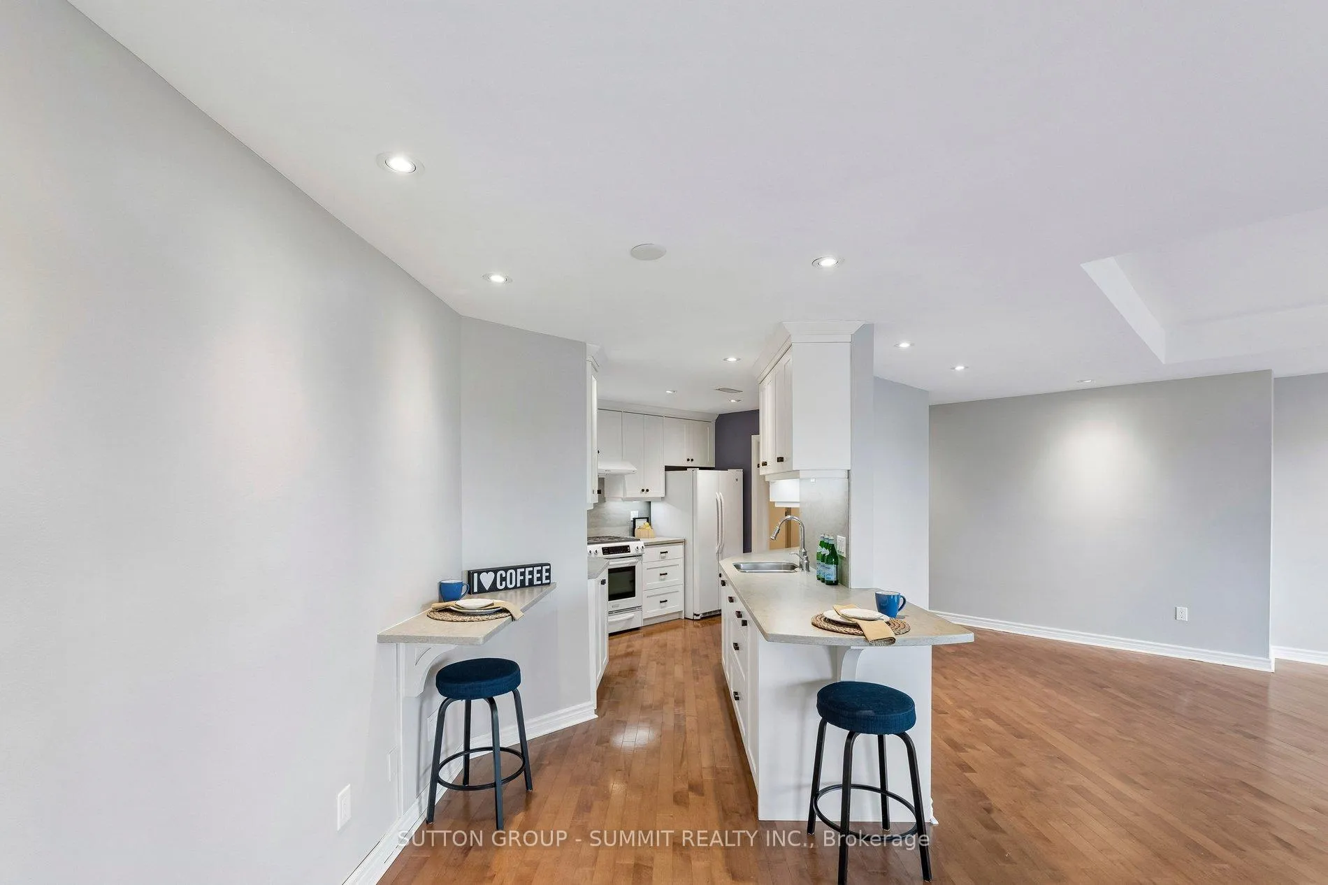 Photo 19 of Unit 1102, 19 King Street, London, East K — HOMEH