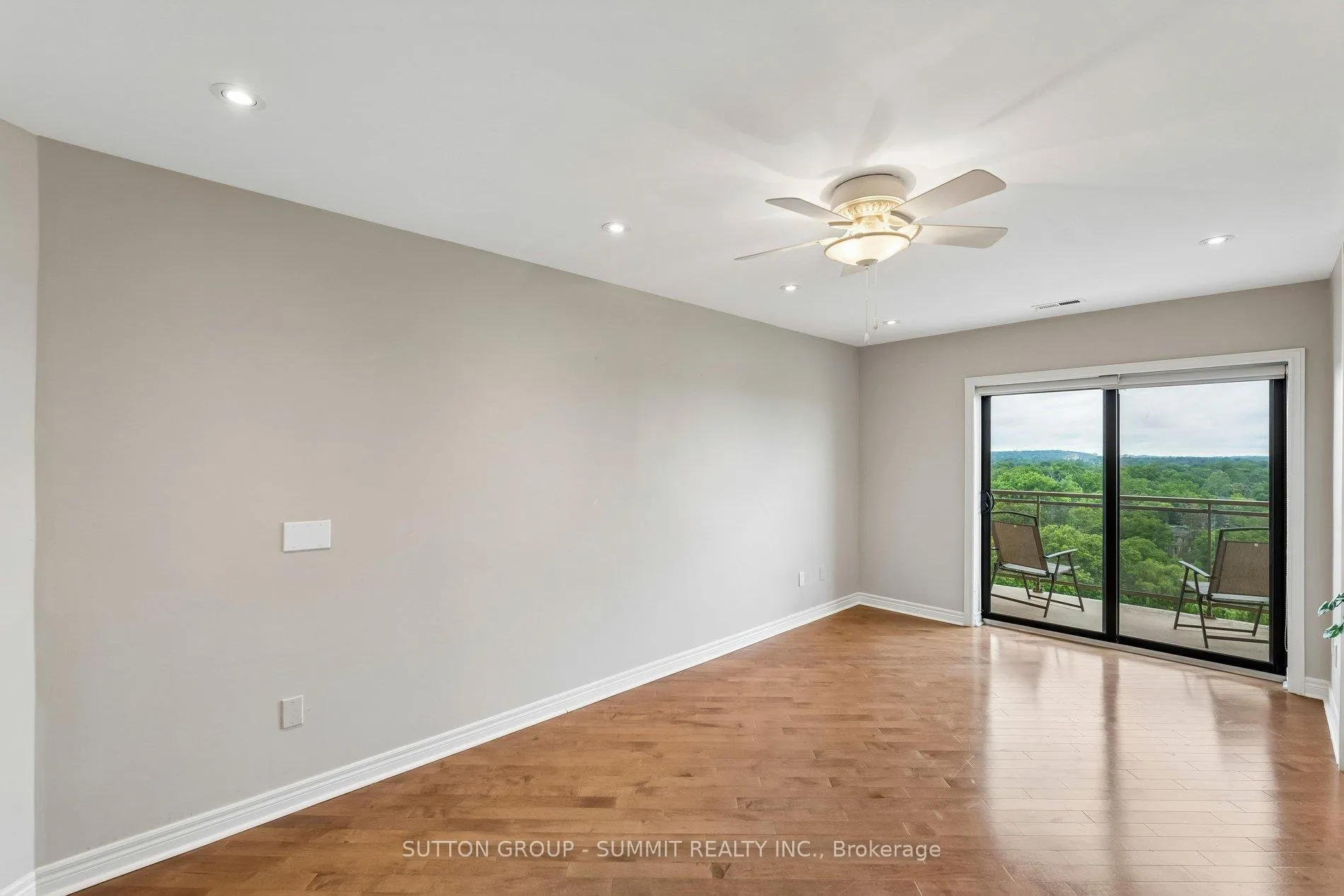Photo 24 of Unit 1102, 19 King Street, London, East K — HOMEH