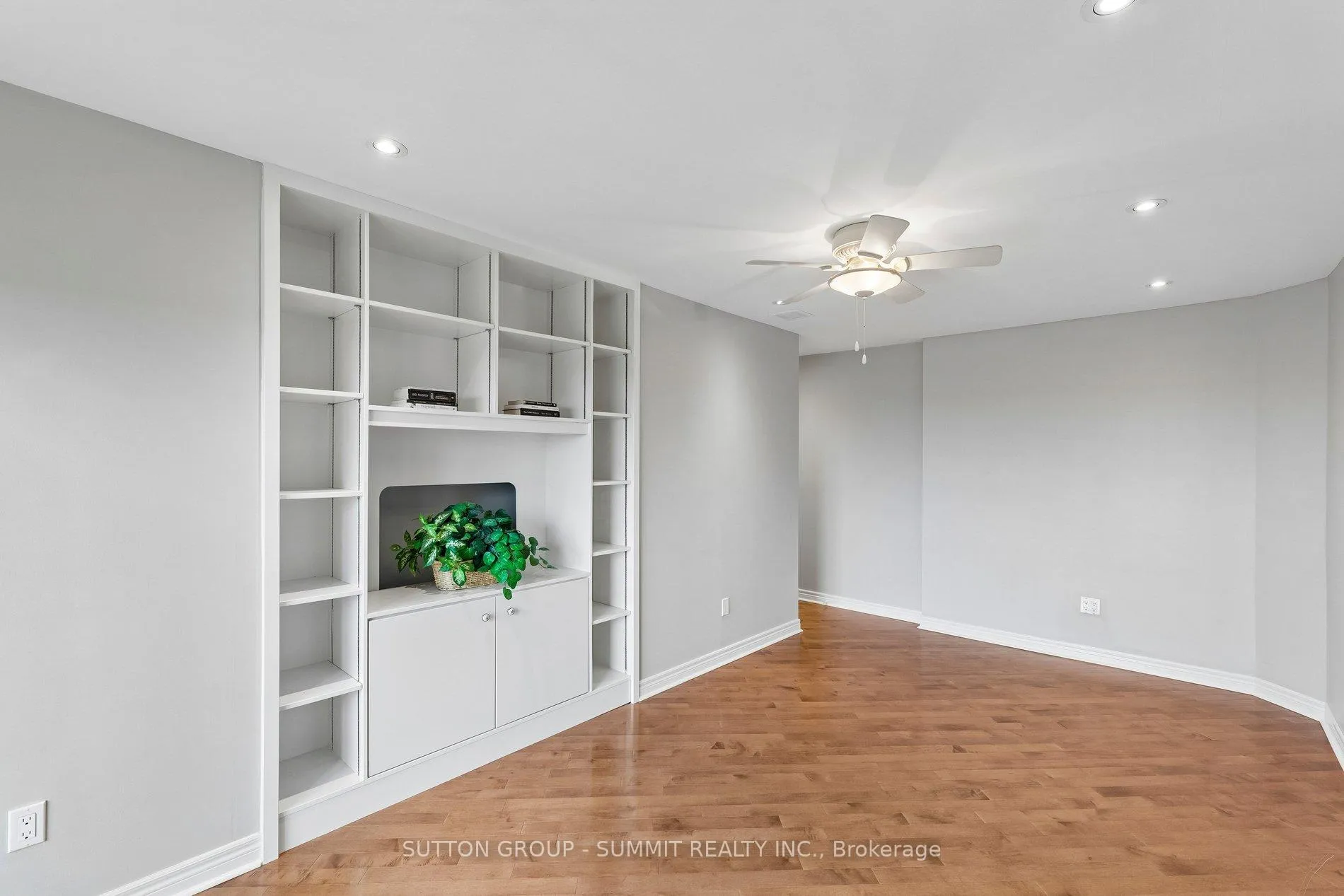 Photo 27 of Unit 1102, 19 King Street, London, East K — HOMEH