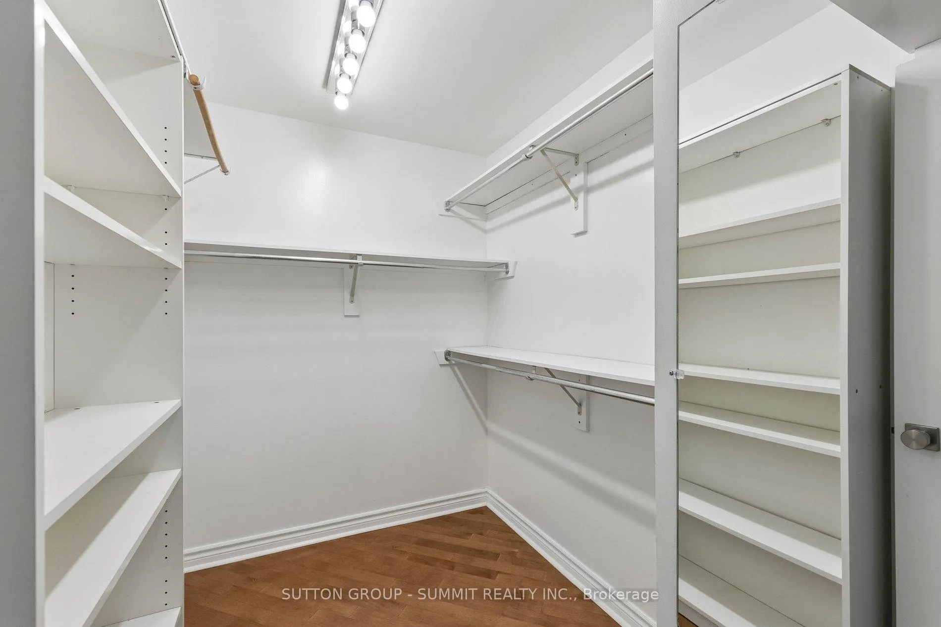 Photo 28 of Unit 1102, 19 King Street, London, East K — HOMEH