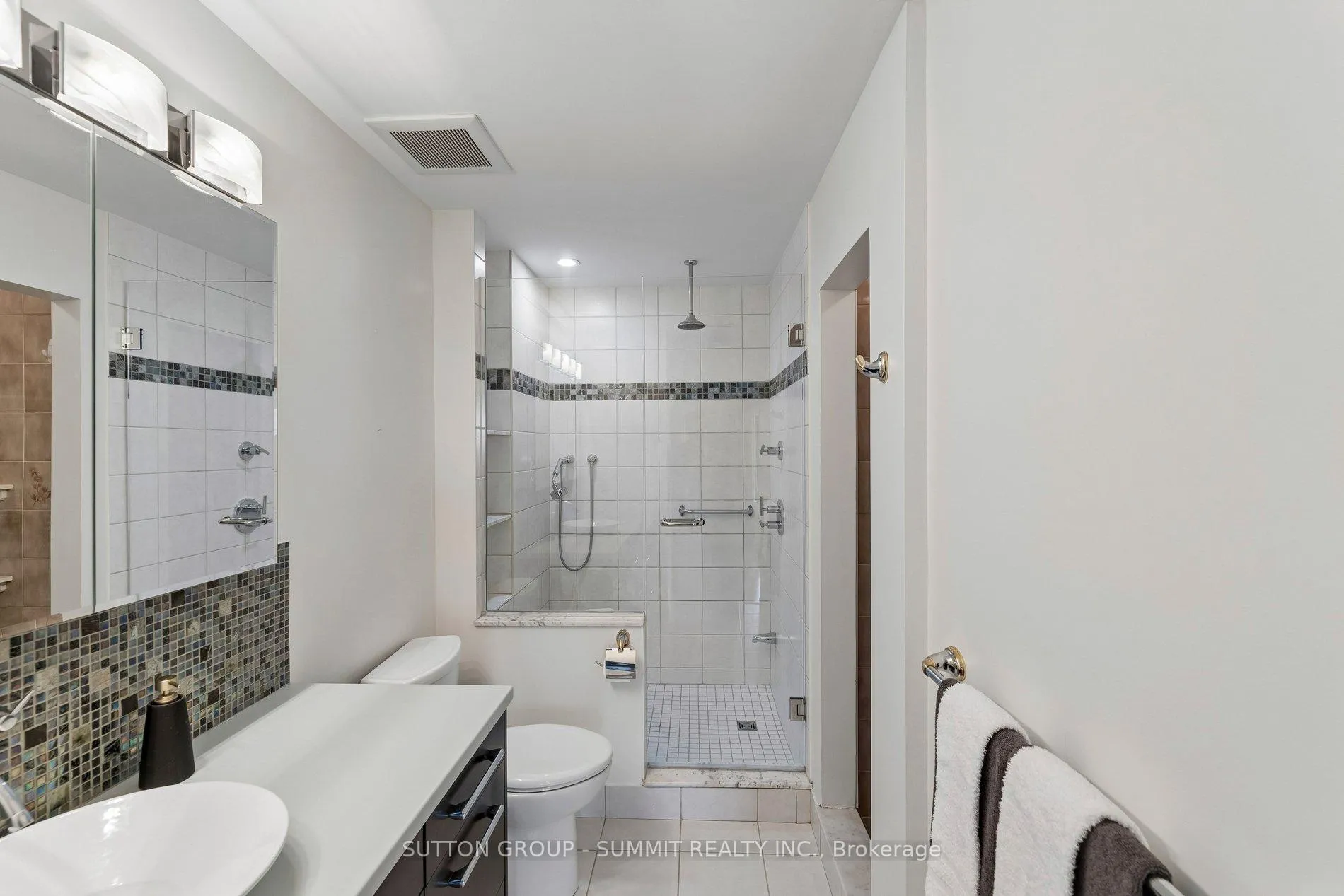 Photo 34 of Unit 1102, 19 King Street, London, East K — HOMEH