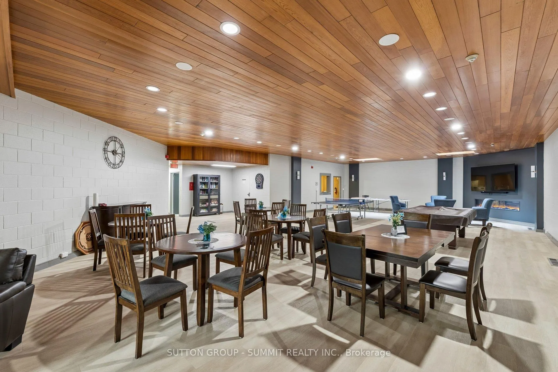 Photo 43 of Unit 1102, 19 King Street, London, East K — HOMEH