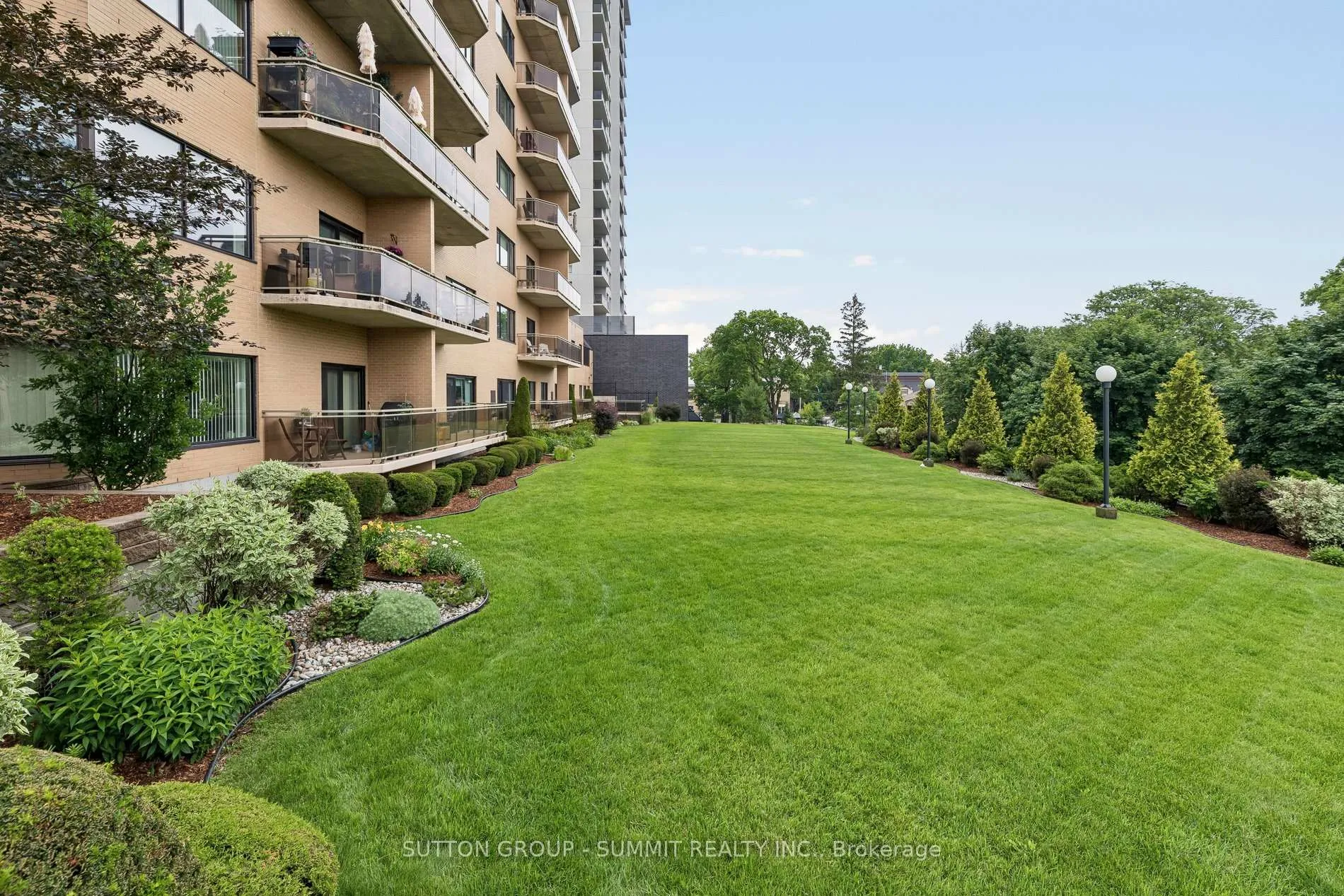 Photo 48 of Unit 1102, 19 King Street, London, East K — HOMEH