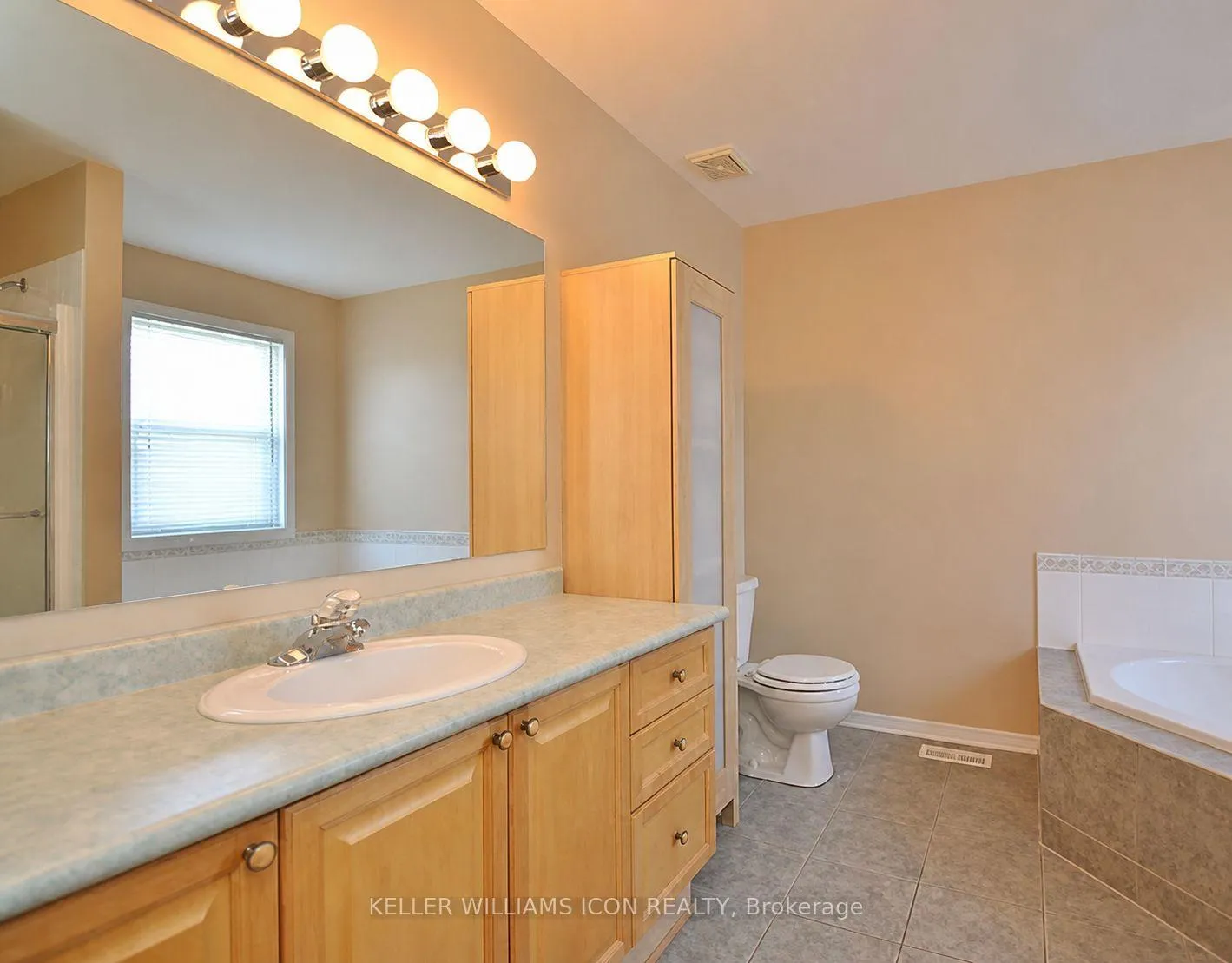 Photo 11 of 89 Cambior Crescent, Ottawa, Kanata - Kanata Lakes/Heritage Hills — HOMEH