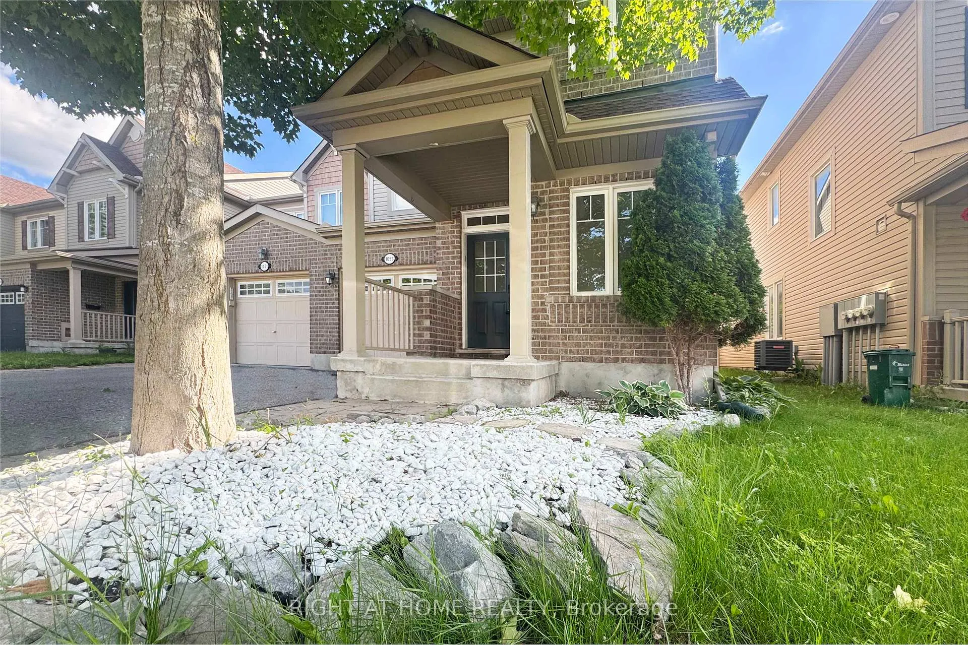 Photo 3 of 1053 Pampero Crescent, Ottawa, Stittsville (North) — HOMEH