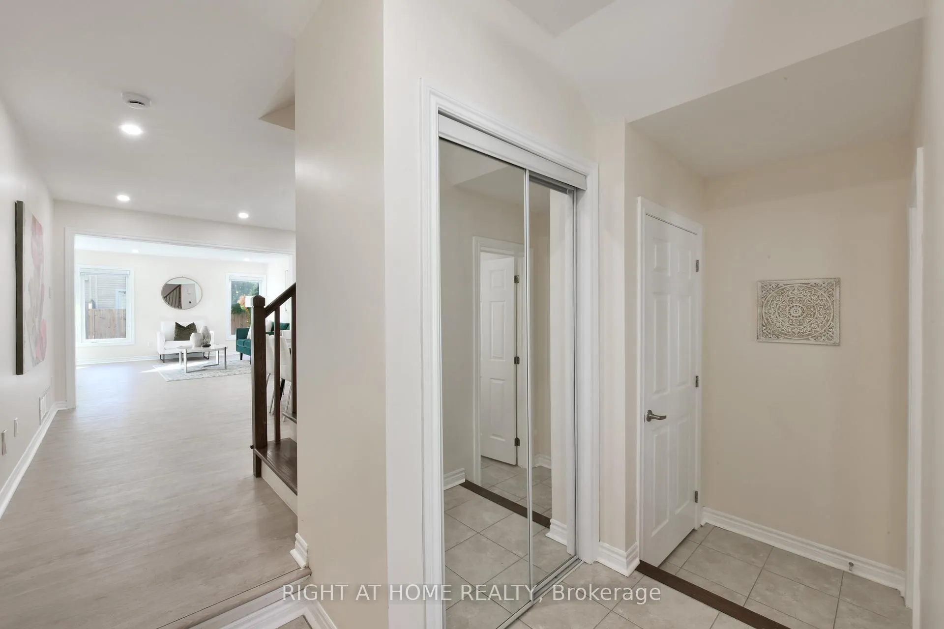 Photo 5 of 1053 Pampero Crescent, Ottawa, Stittsville (North) — HOMEH