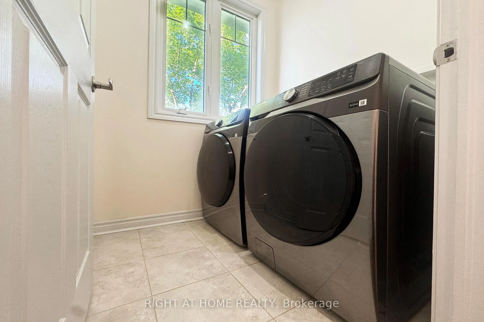 Photo 26 of 1053 Pampero Crescent, Ottawa, Stittsville (North) — HOMEH