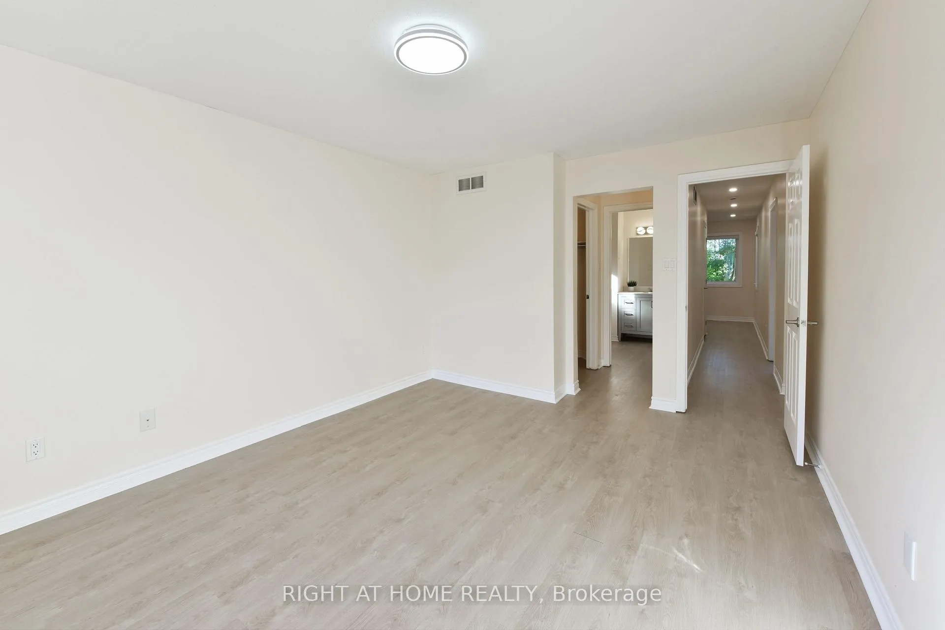 Photo 28 of 1053 Pampero Crescent, Ottawa, Stittsville (North) — HOMEH