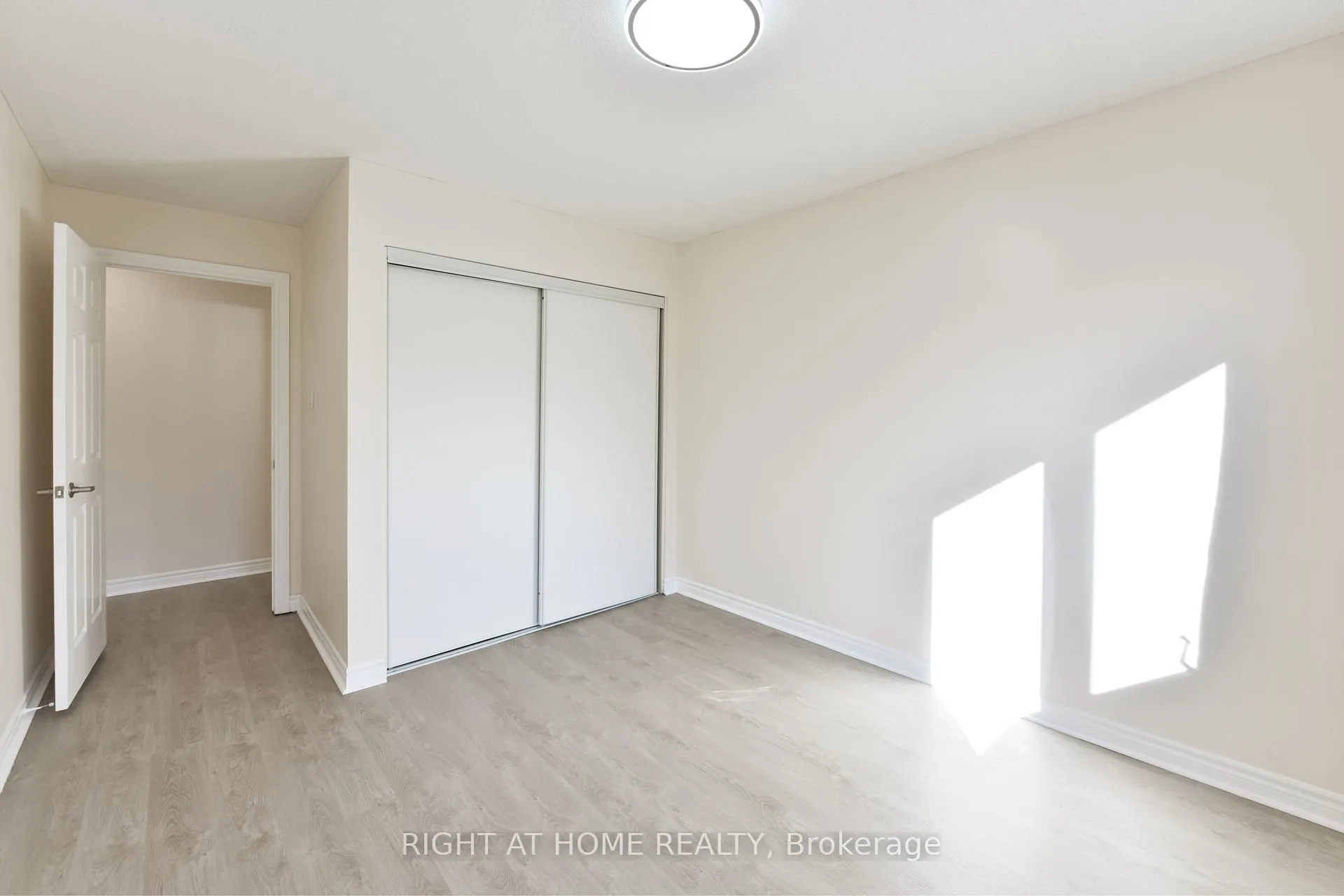 Photo 34 of 1053 Pampero Crescent, Ottawa, Stittsville (North) — HOMEH