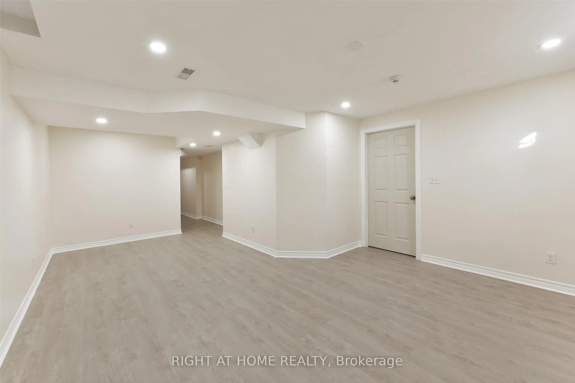 Photo 37 of 1053 Pampero Crescent, Ottawa, Stittsville (North) — HOMEH