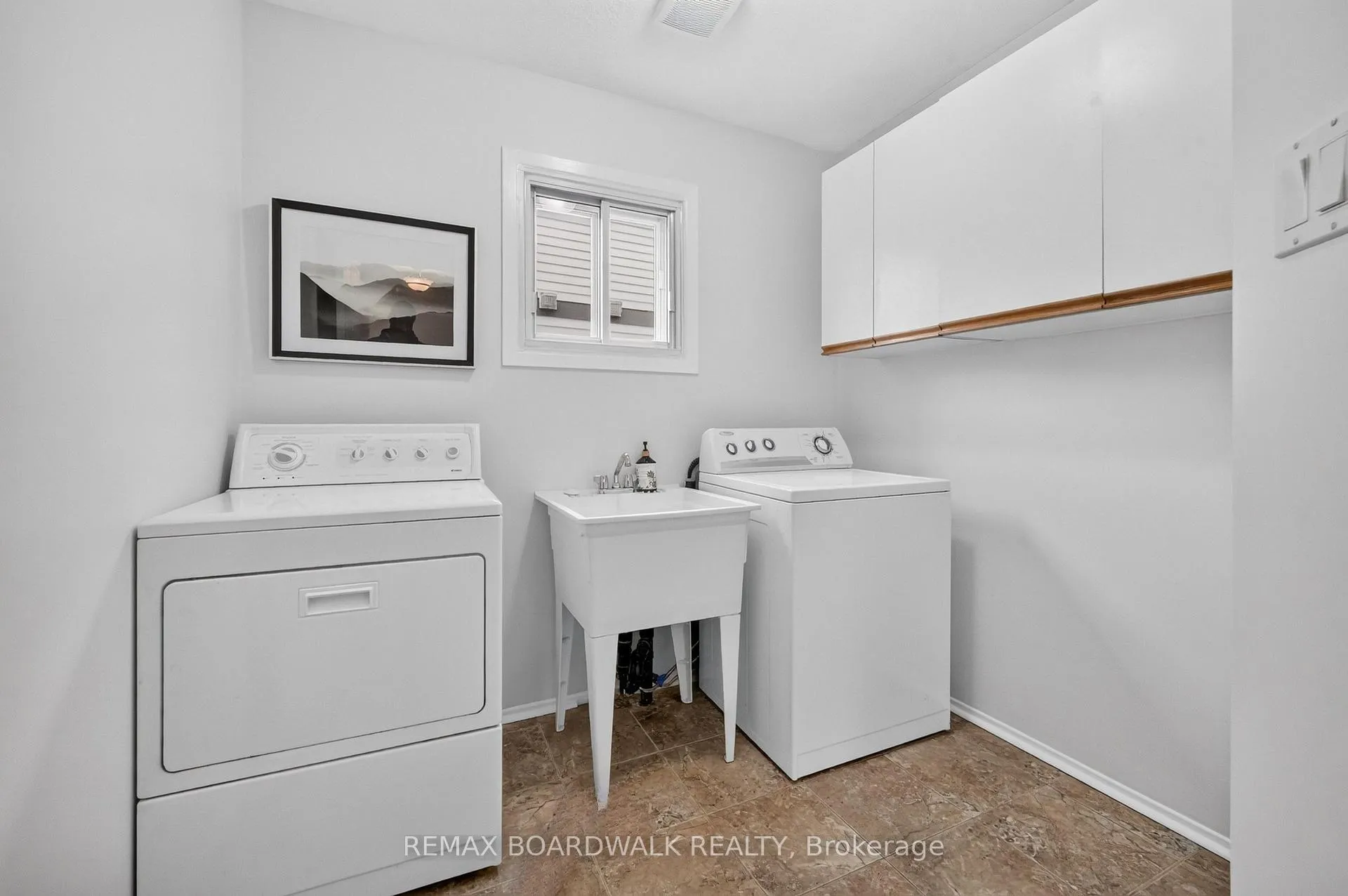 Photo 15 of 735 Clearcrest Crescent, Ottawa, Fallingbrook/Ridgemount — HOMEH