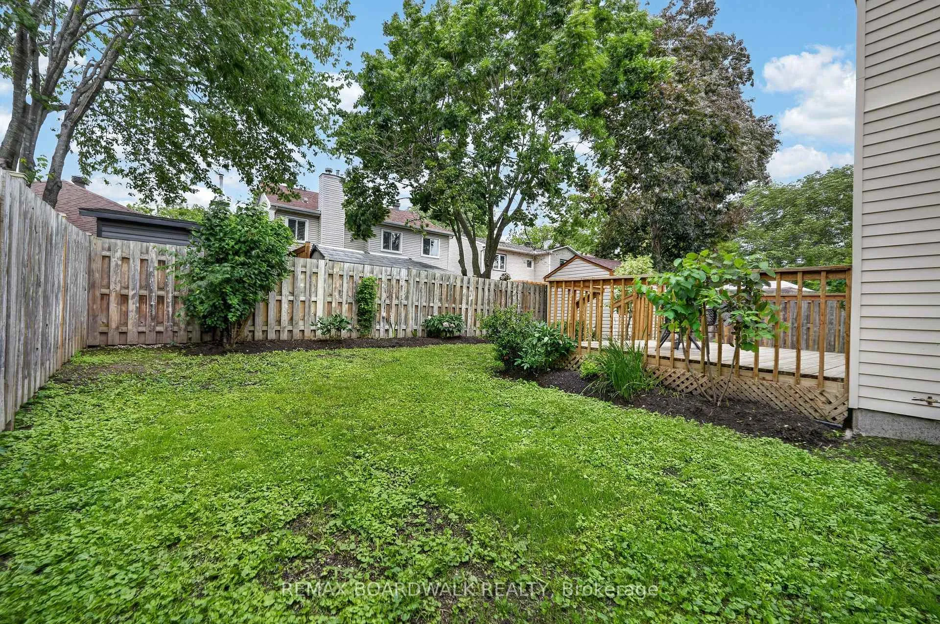Photo 36 of 735 Clearcrest Crescent, Ottawa, Fallingbrook/Ridgemount — HOMEH