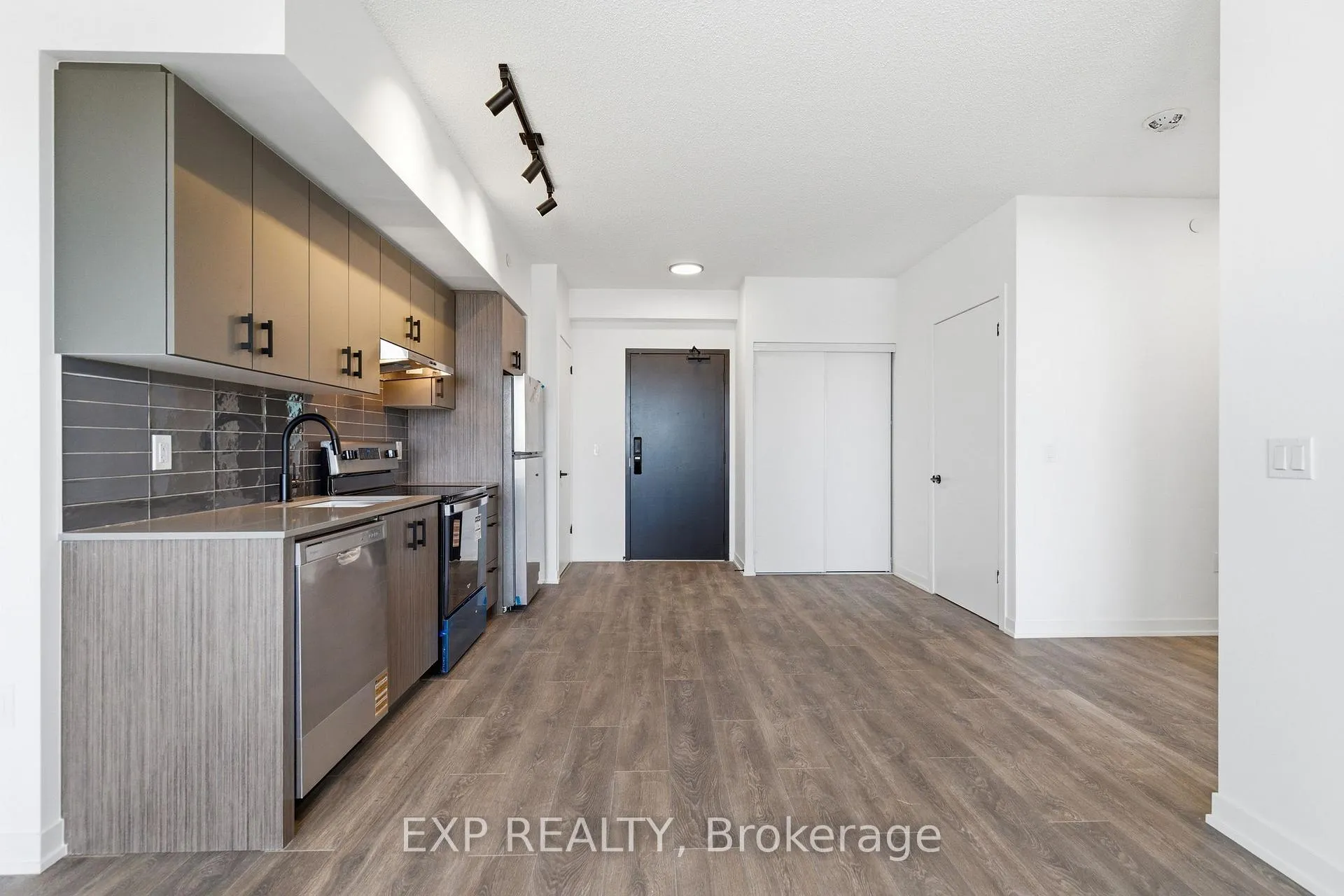 Photo 9 of Unit 426, 4878 Powers Common, Burlington, Alton — HOMEH