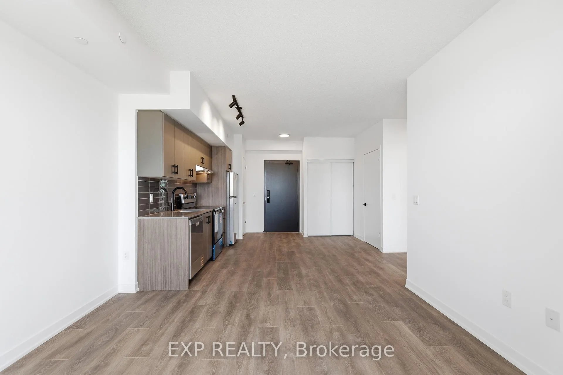 Photo 10 of Unit 426, 4878 Powers Common, Burlington, Alton — HOMEH