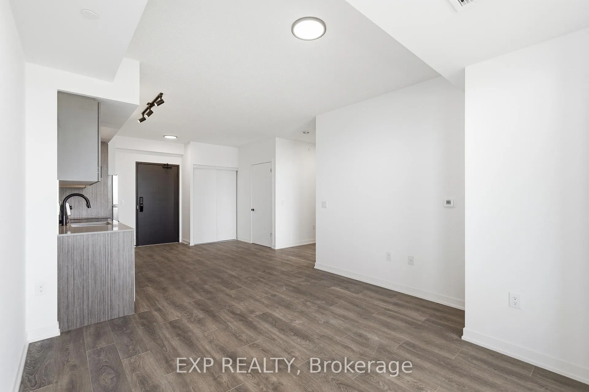 Photo 11 of Unit 426, 4878 Powers Common, Burlington, Alton — HOMEH