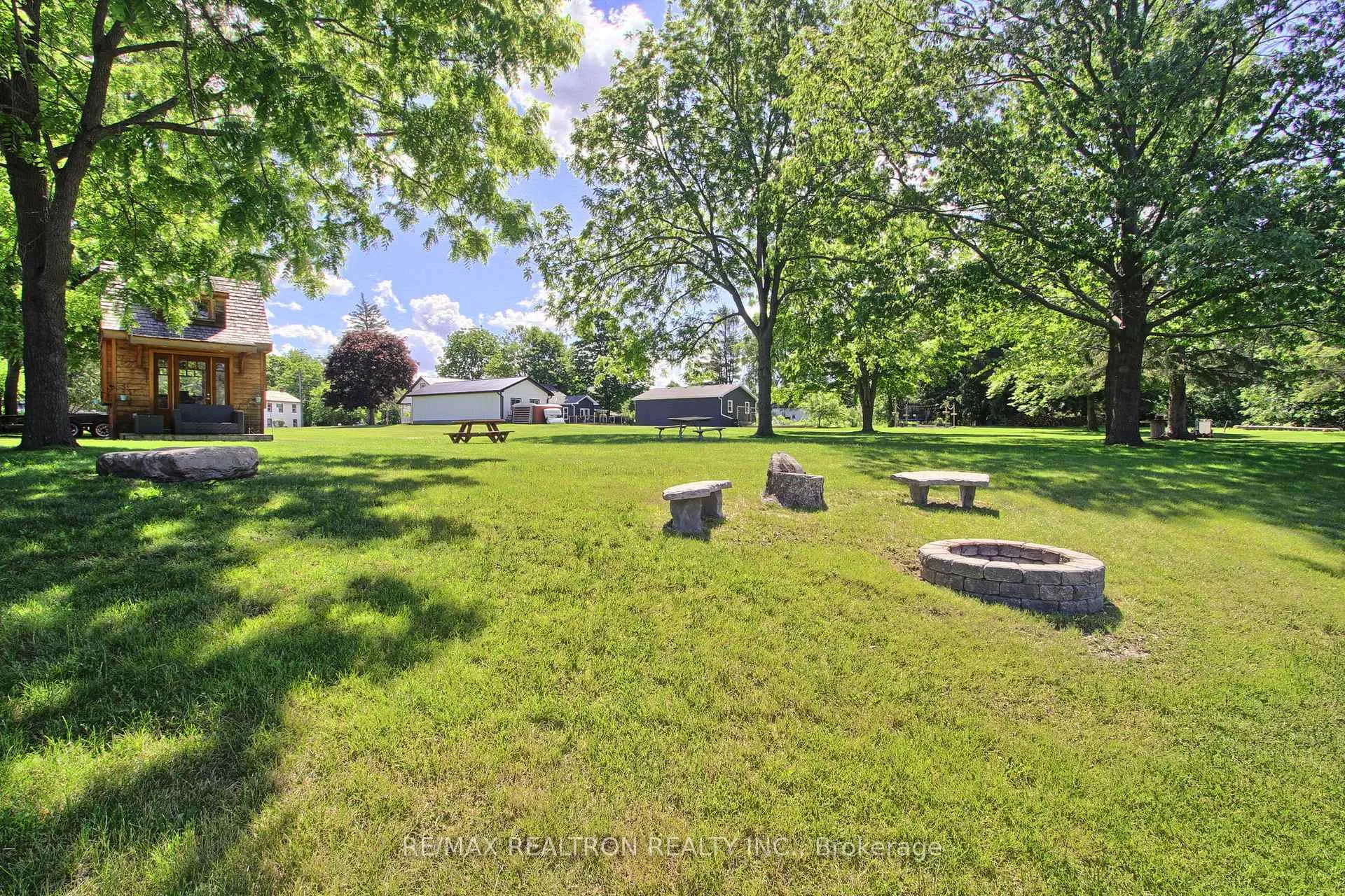 Photo 4 of 201 Pefferlaw Road, Georgina, Pefferlaw — HOMEH