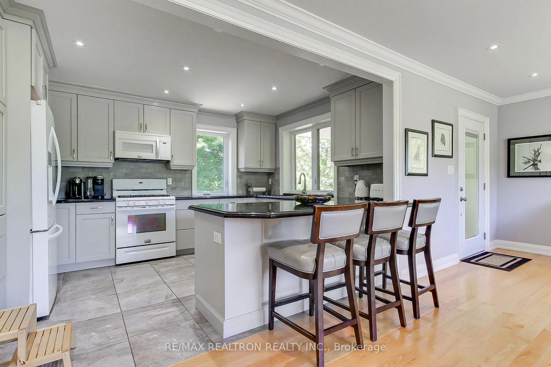 Photo 10 of 203 Pefferlaw Road, Georgina, Pefferlaw — HOMEH